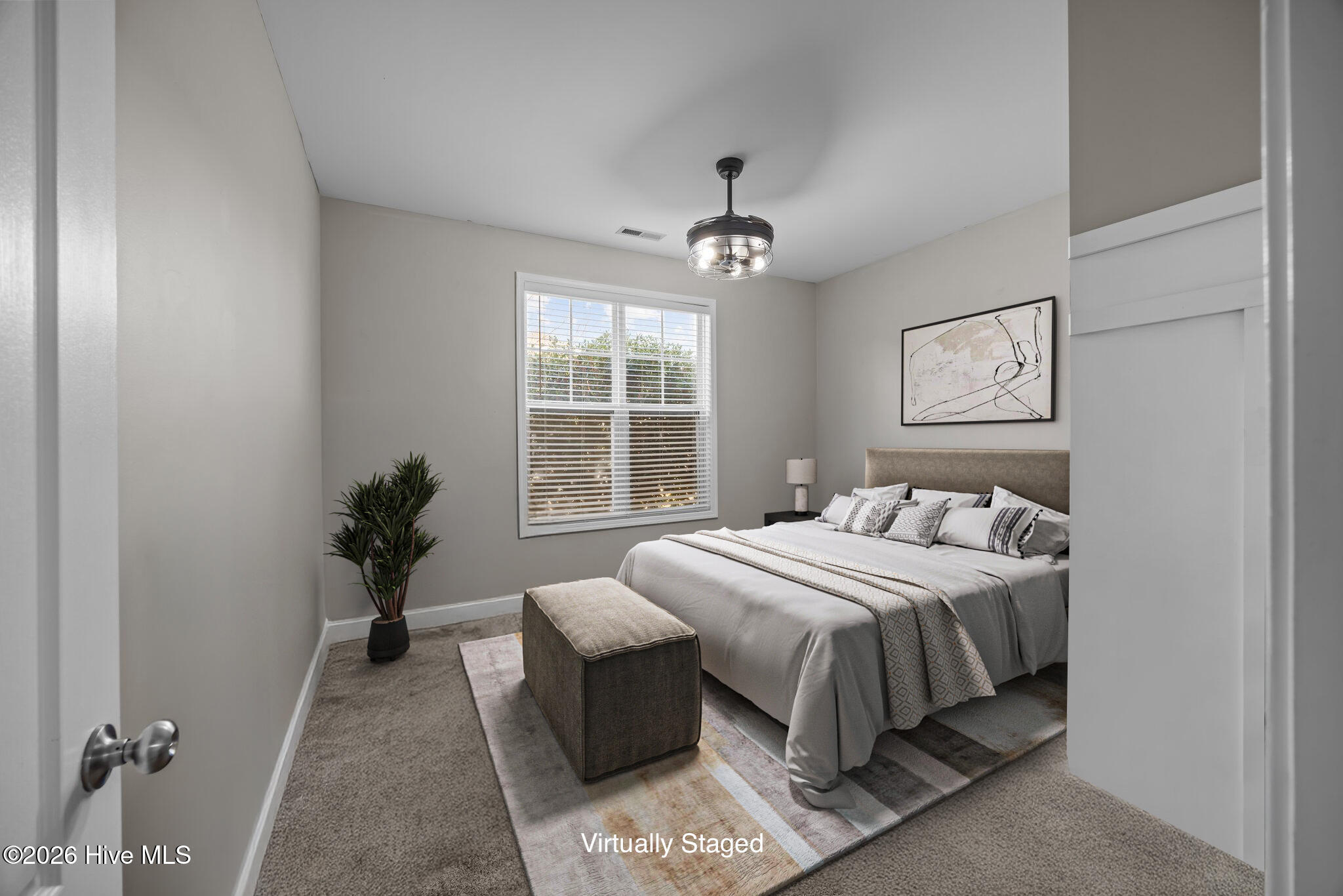 100561855 | Photo 32