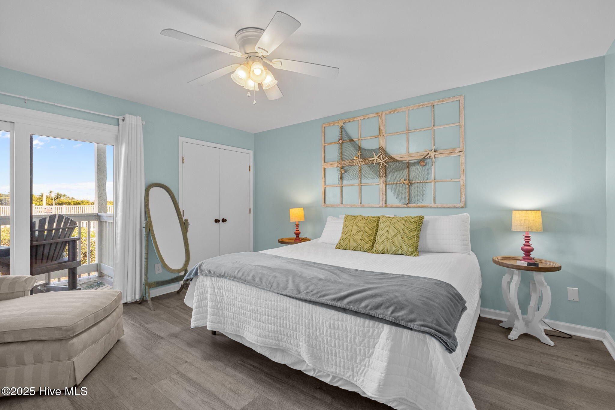 100536863 | Photo 19