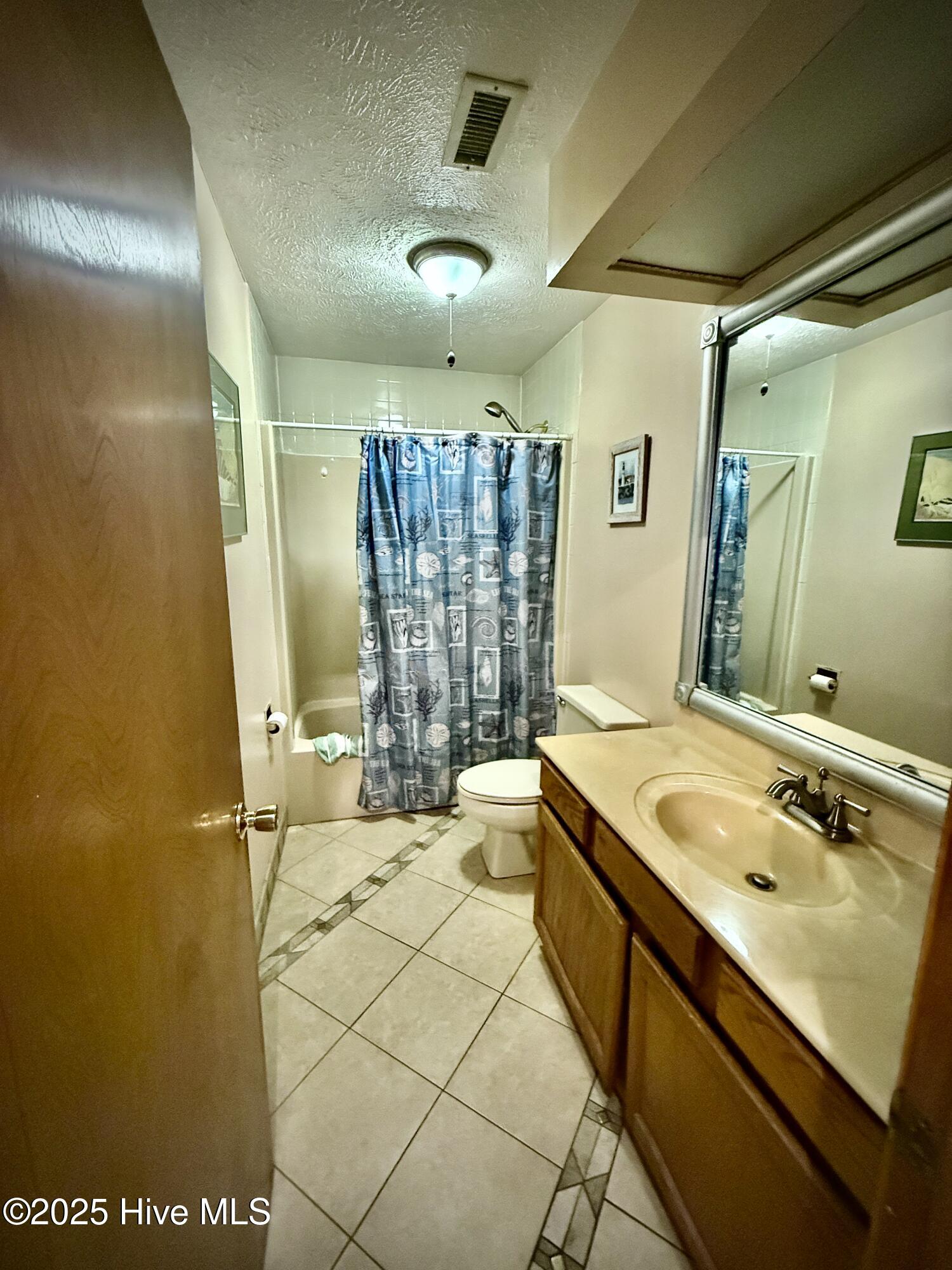 100518728 | Photo 25