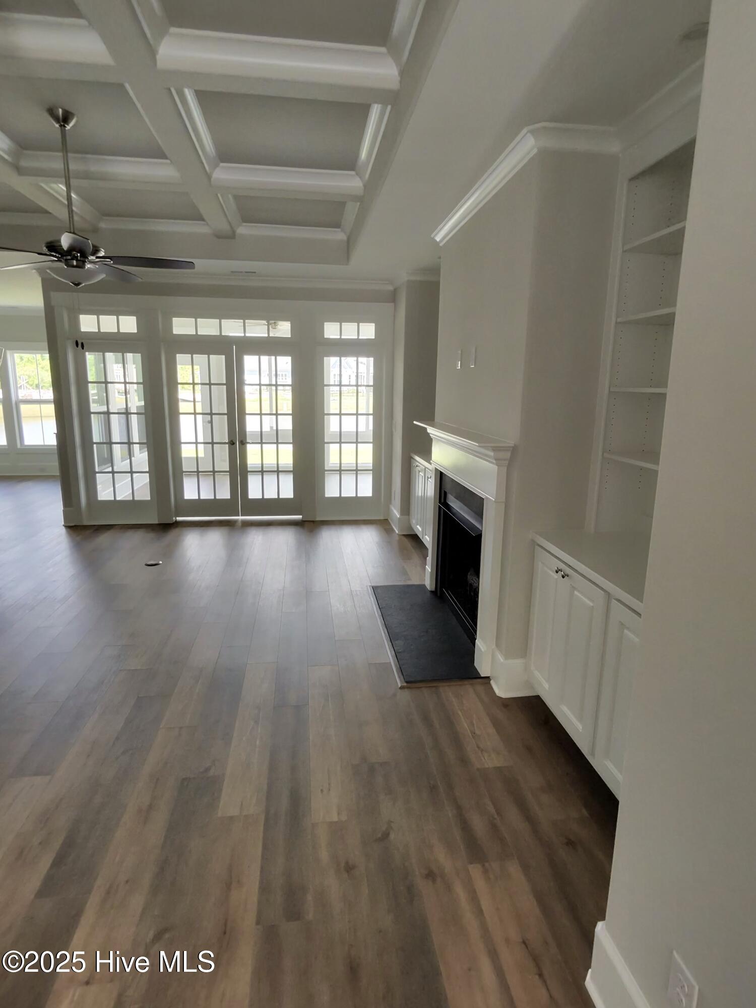 100518312 | Photo 34