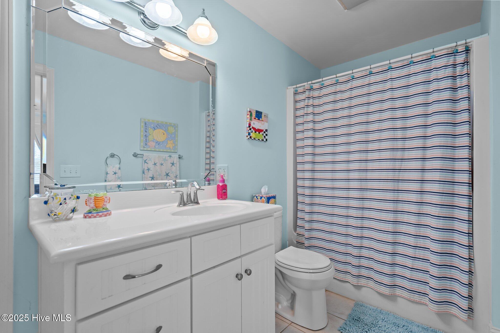 100513091 | Photo 76