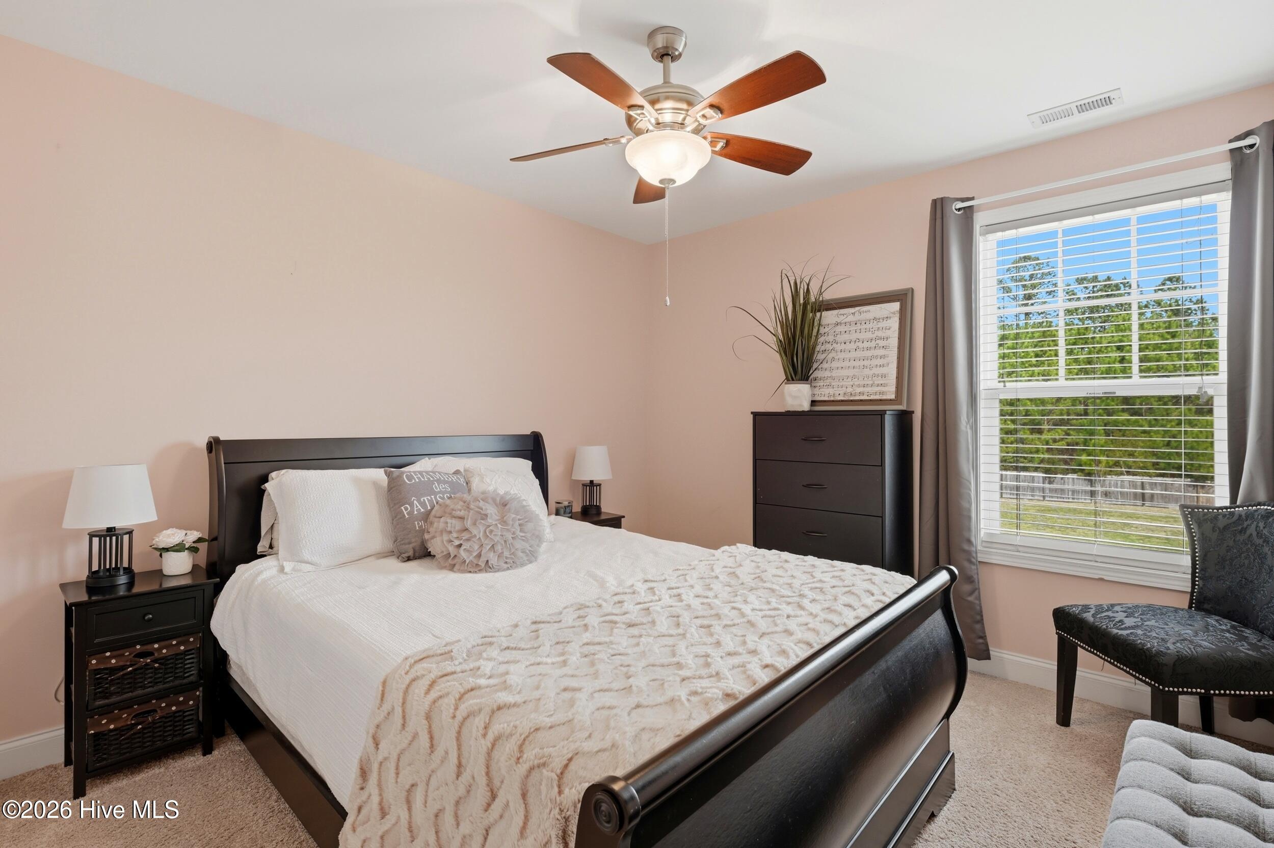 100560210 | Photo 18