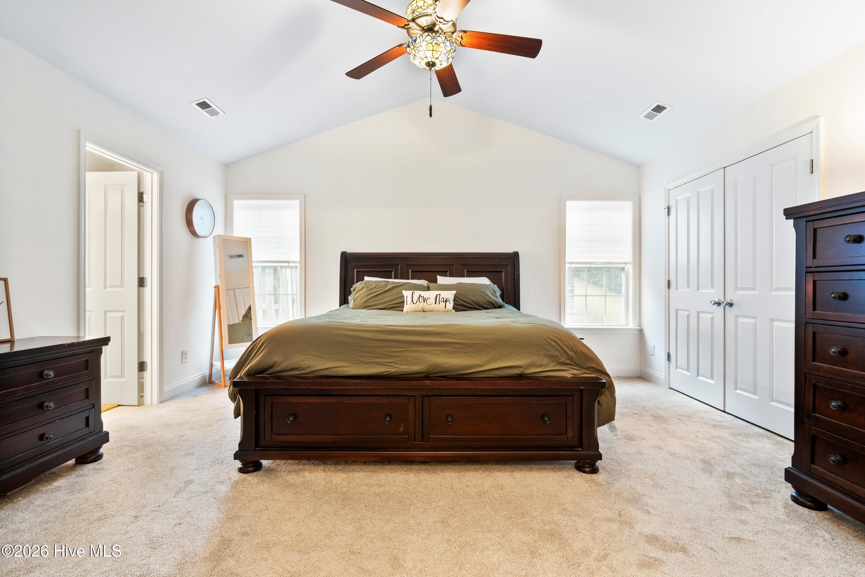 100549655 | Photo 25