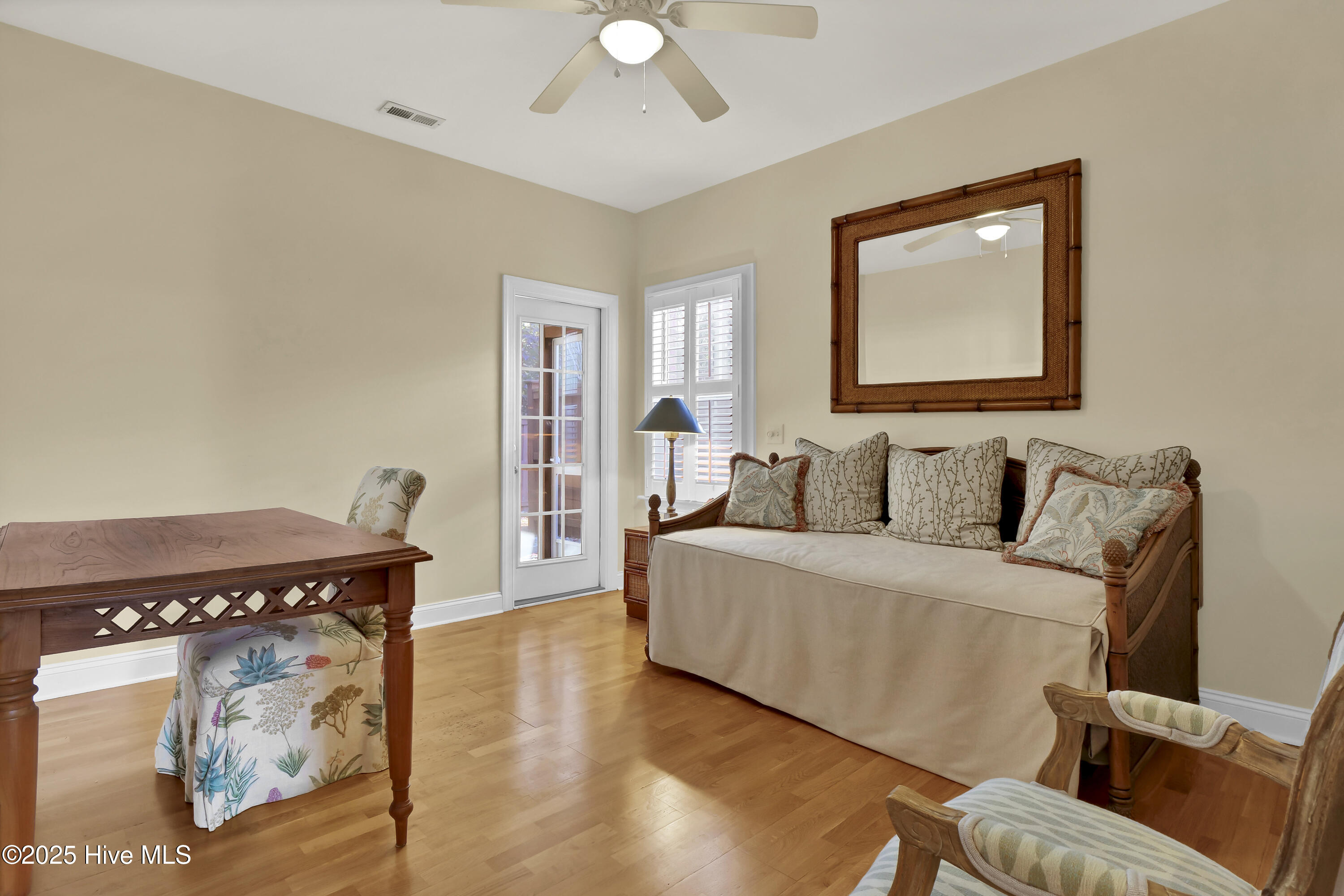 100545756 | Photo 13