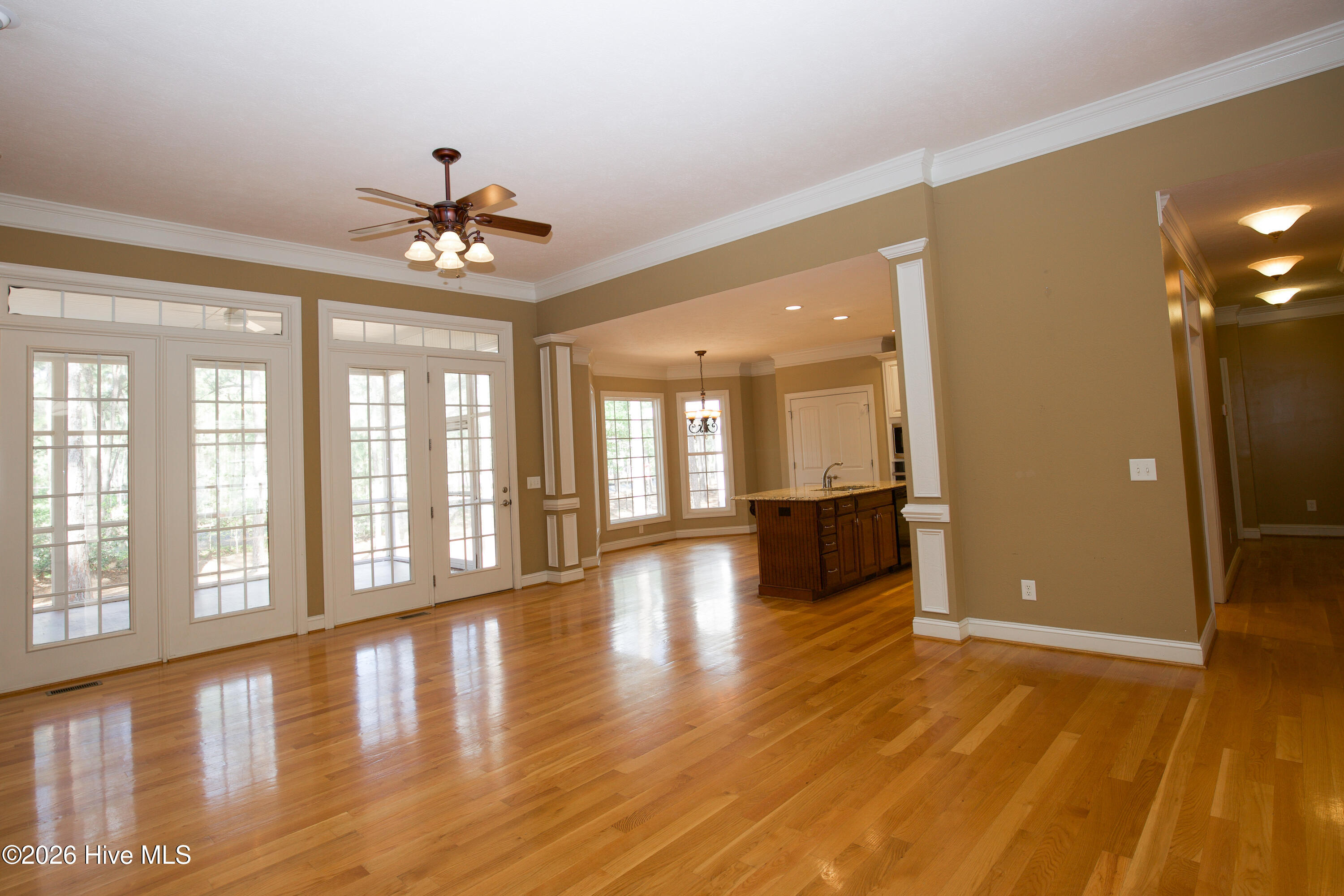 16 Montrose Ct-28