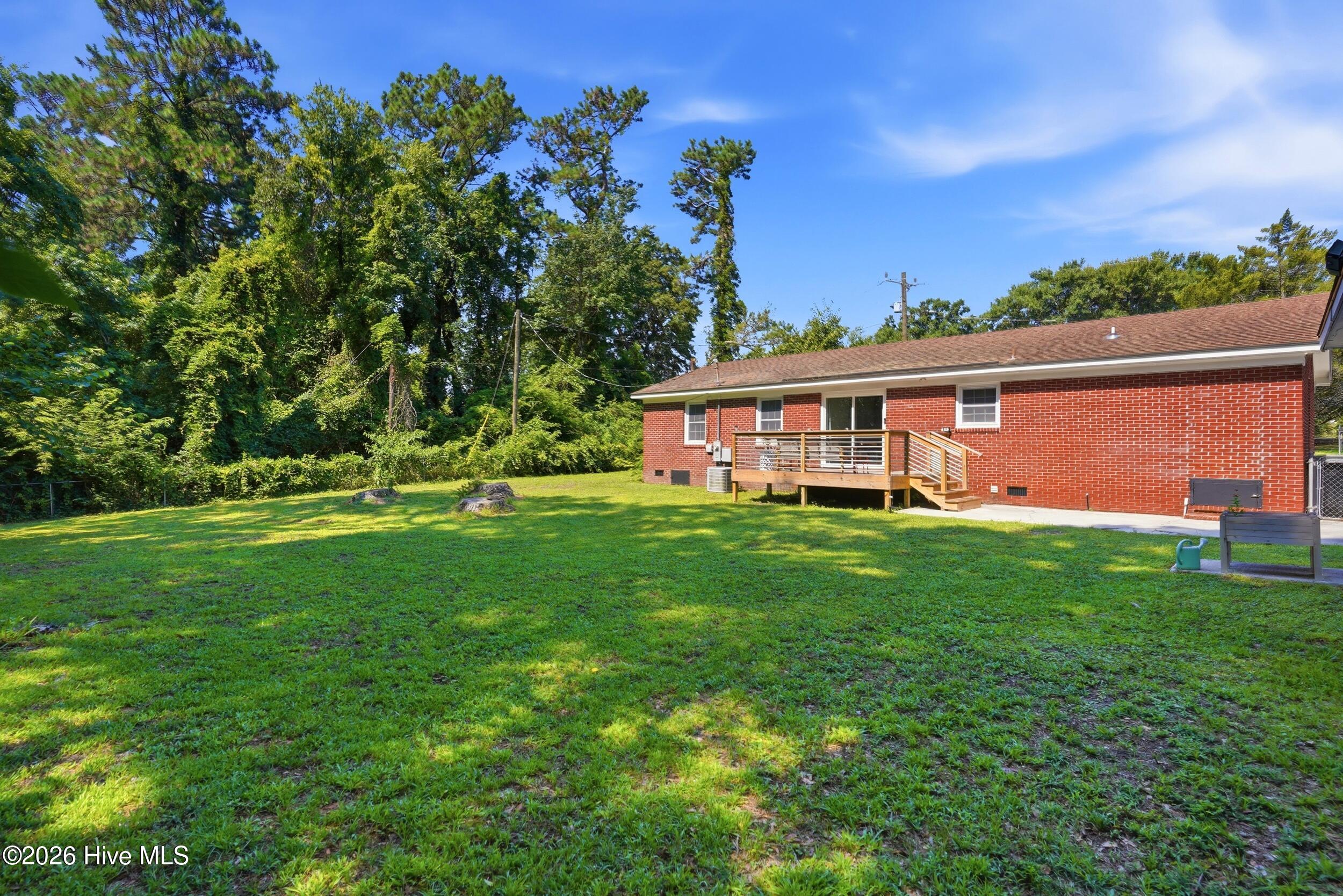 100587482 | Photo 35