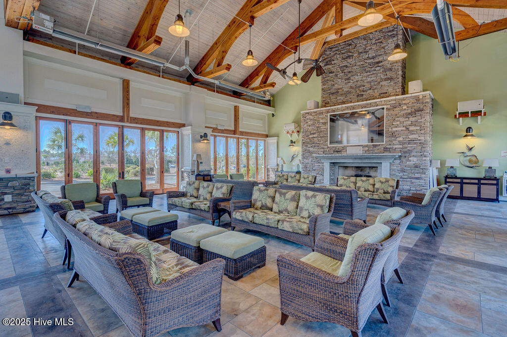 100529139 | Photo 67