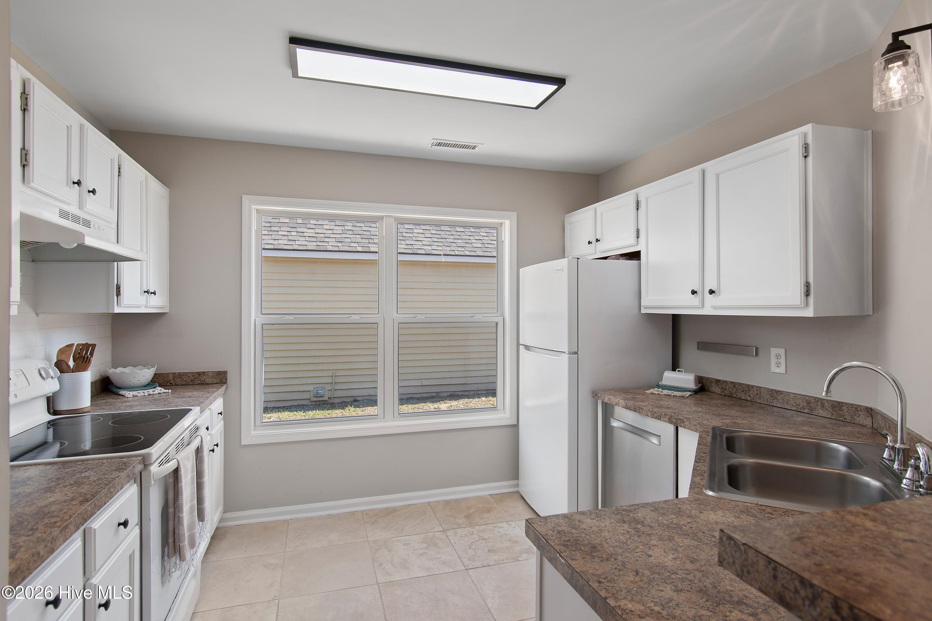 100562520 | Photo 17