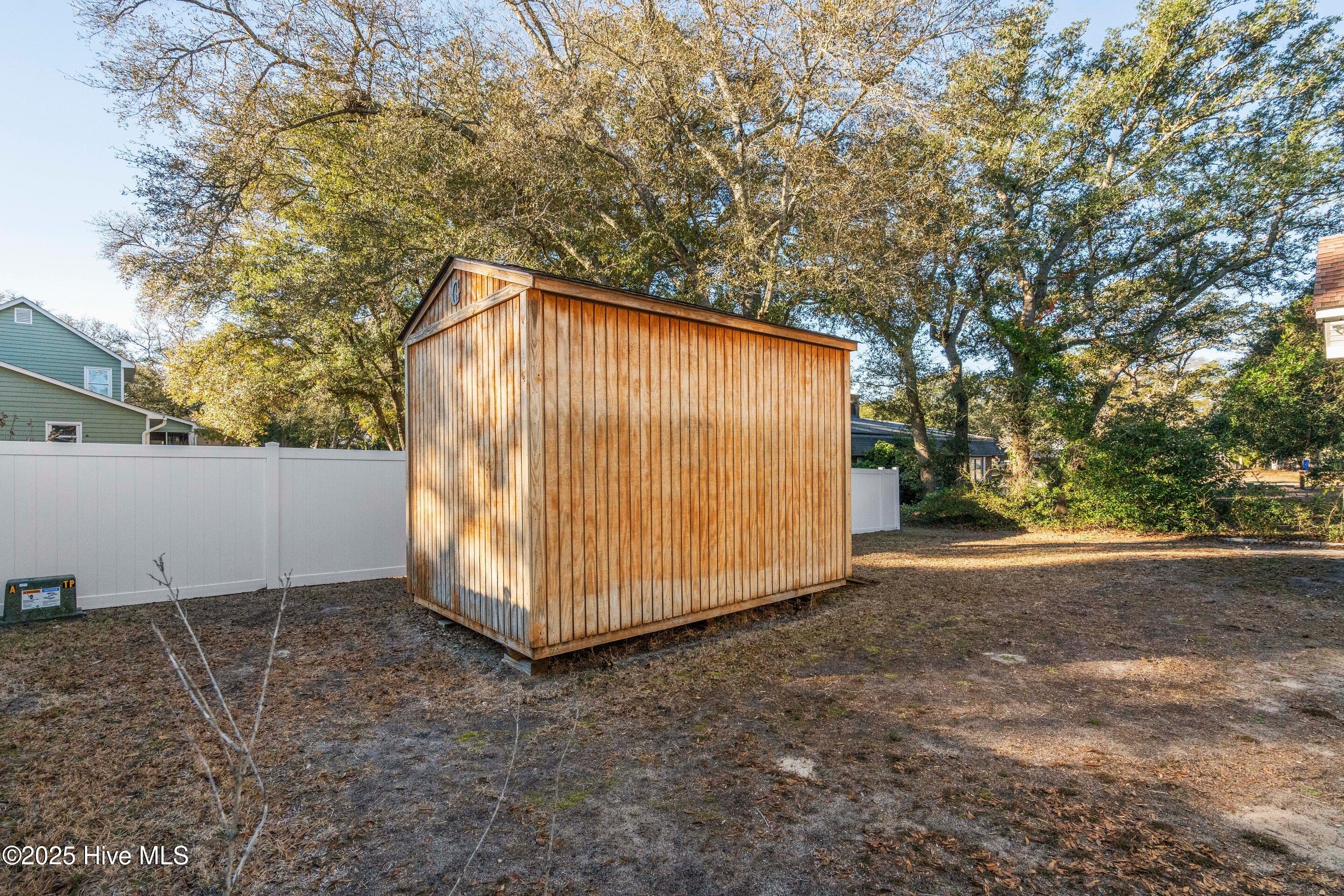 100546792 | Photo 14