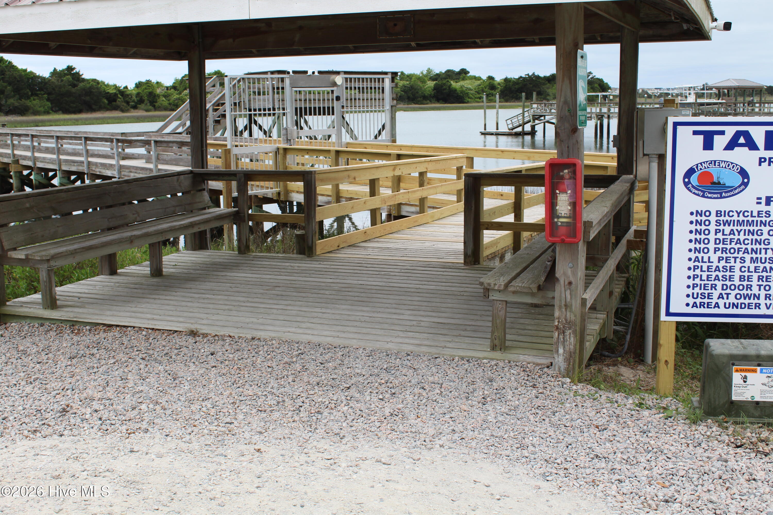 100570403 | Photo 17