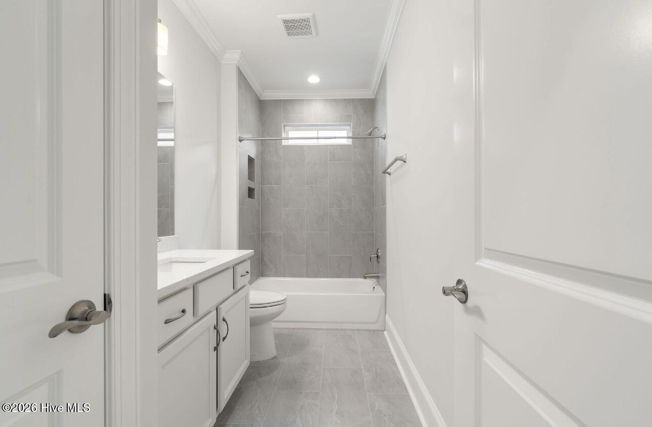 100556989 | Photo 26