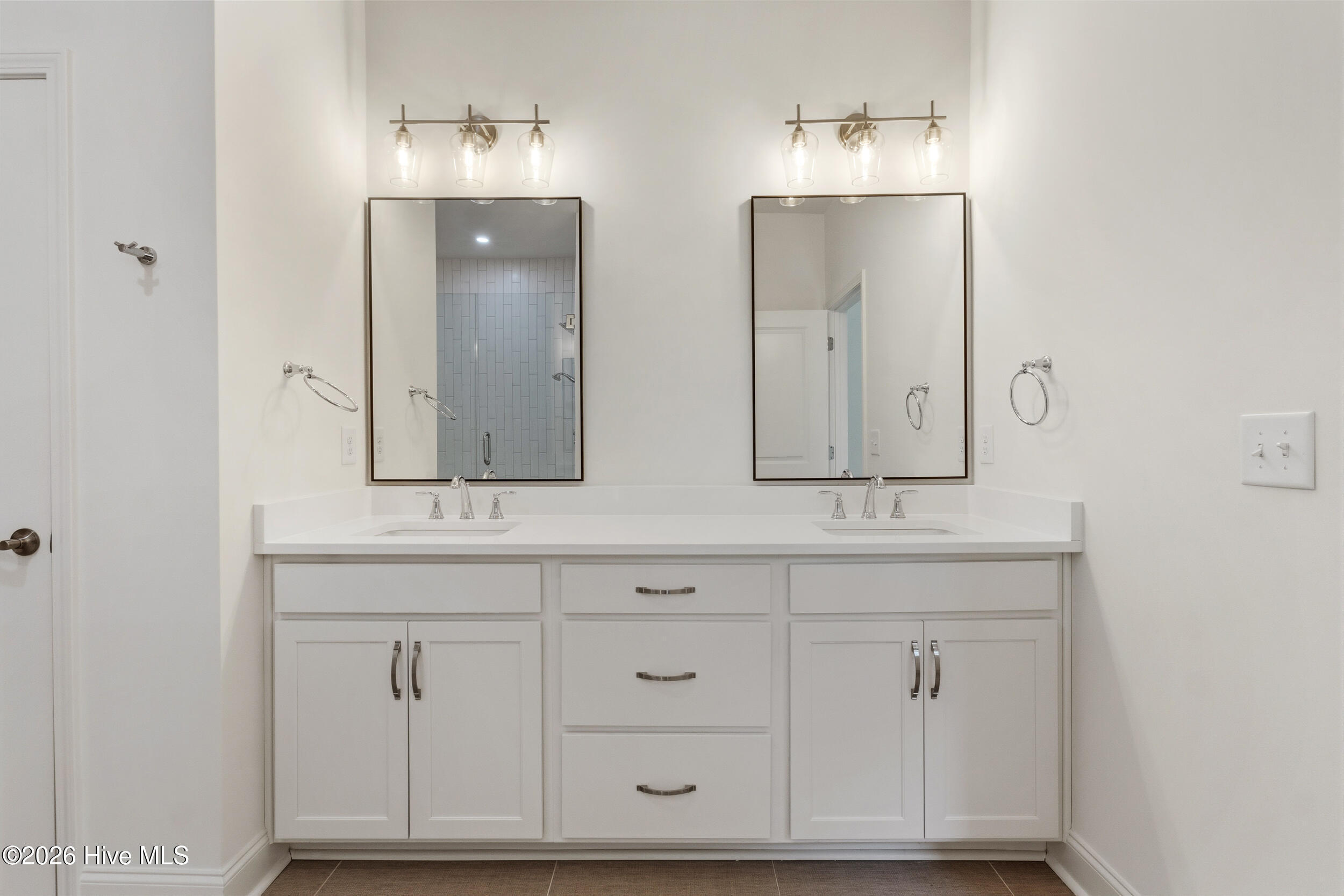 100567721 | Photo 27