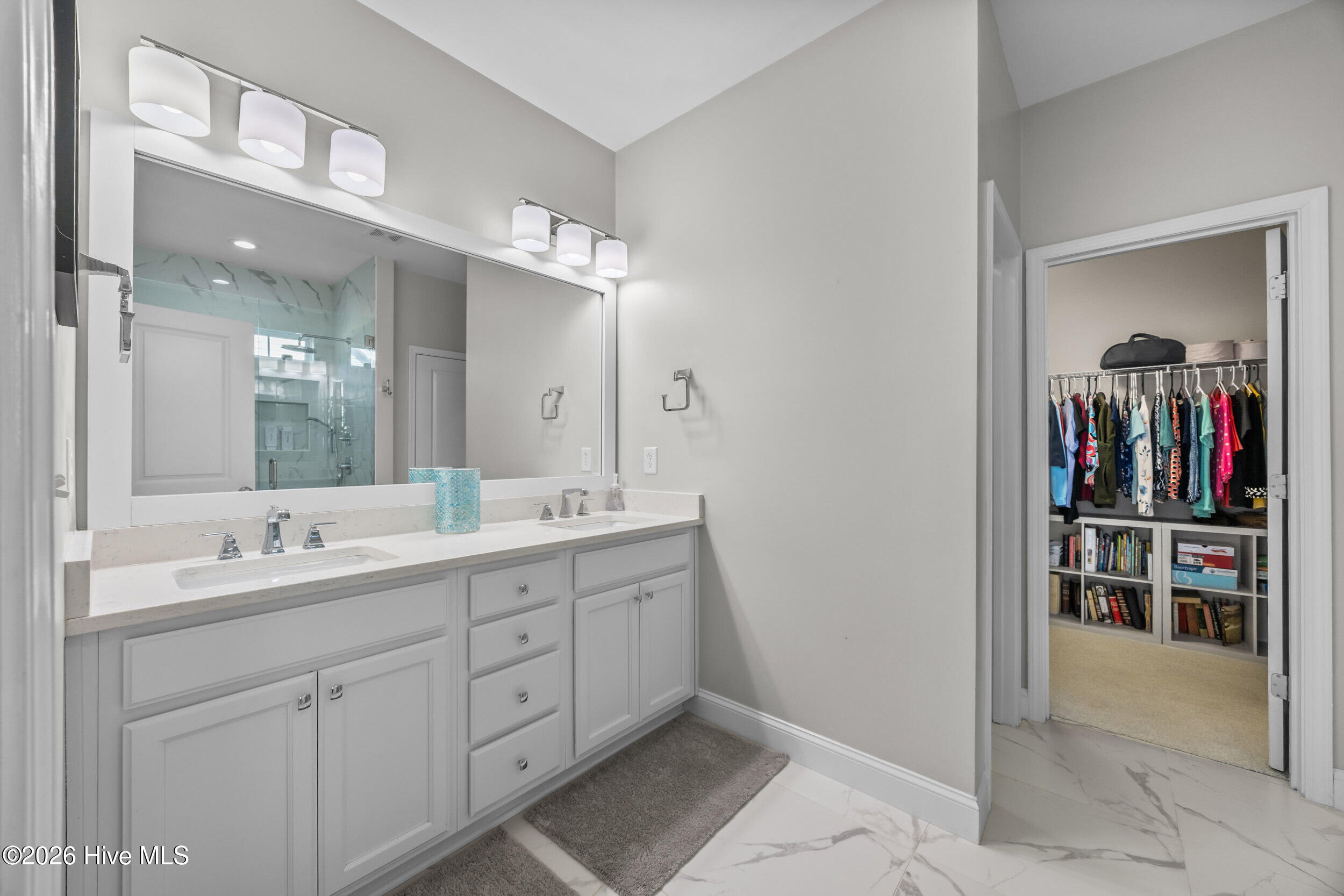 100553871 | Photo 41