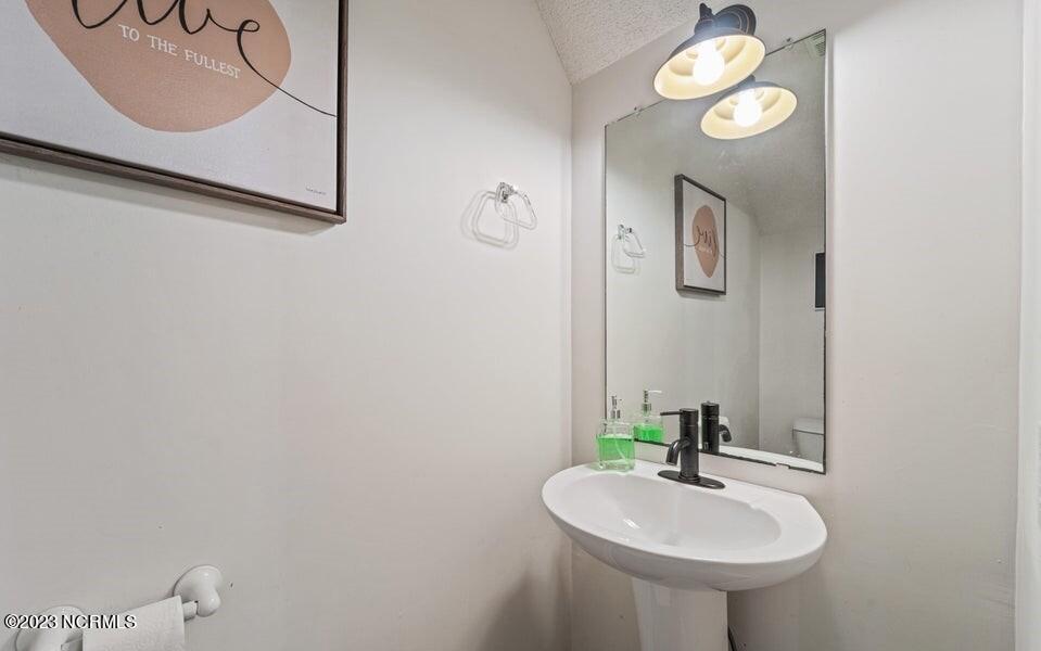 100556825 | Photo 13