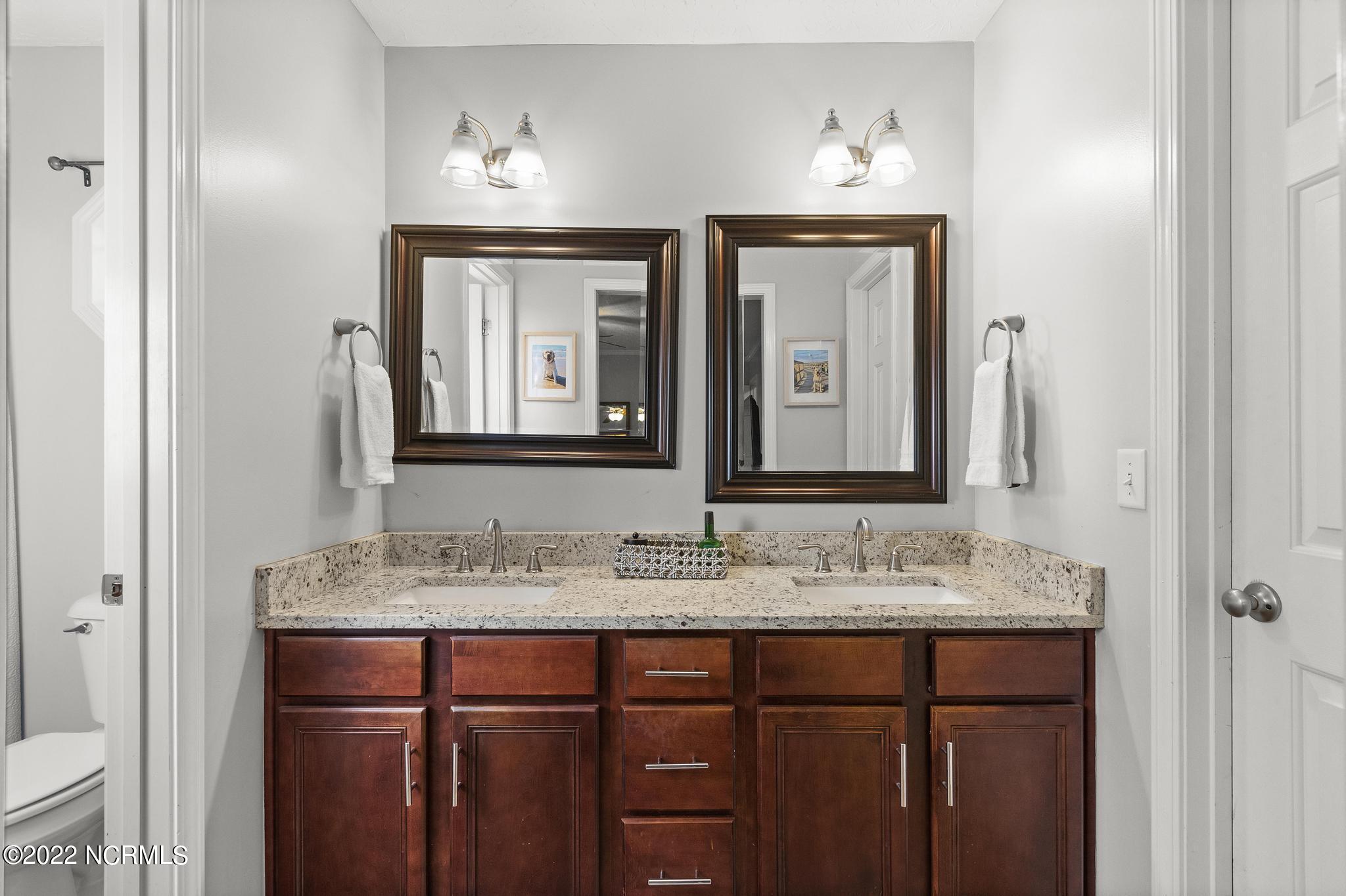 100545089 | Photo 17