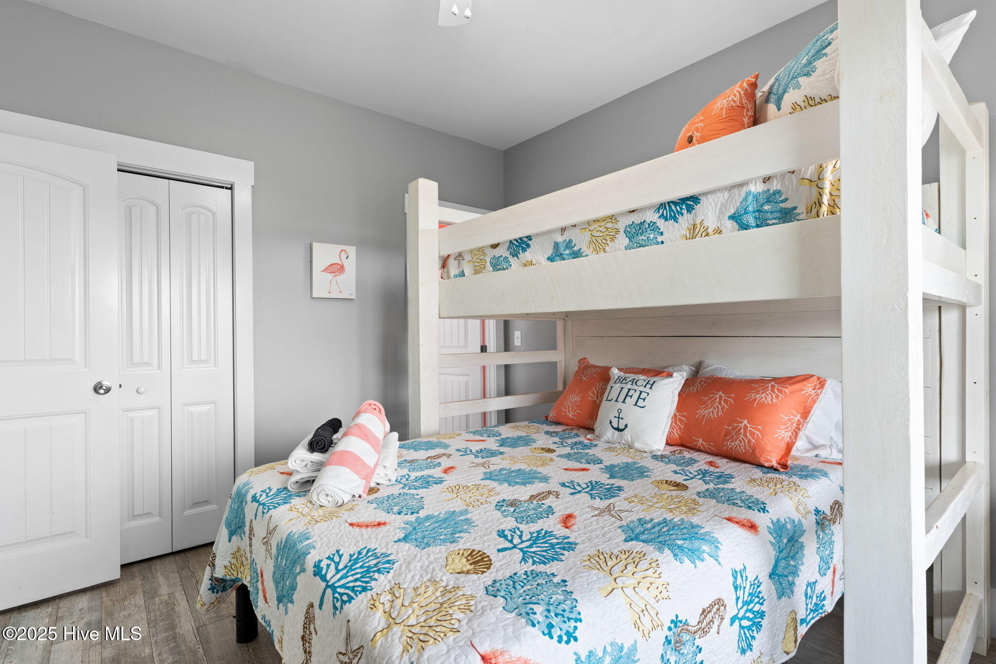 100528214 | Photo 51