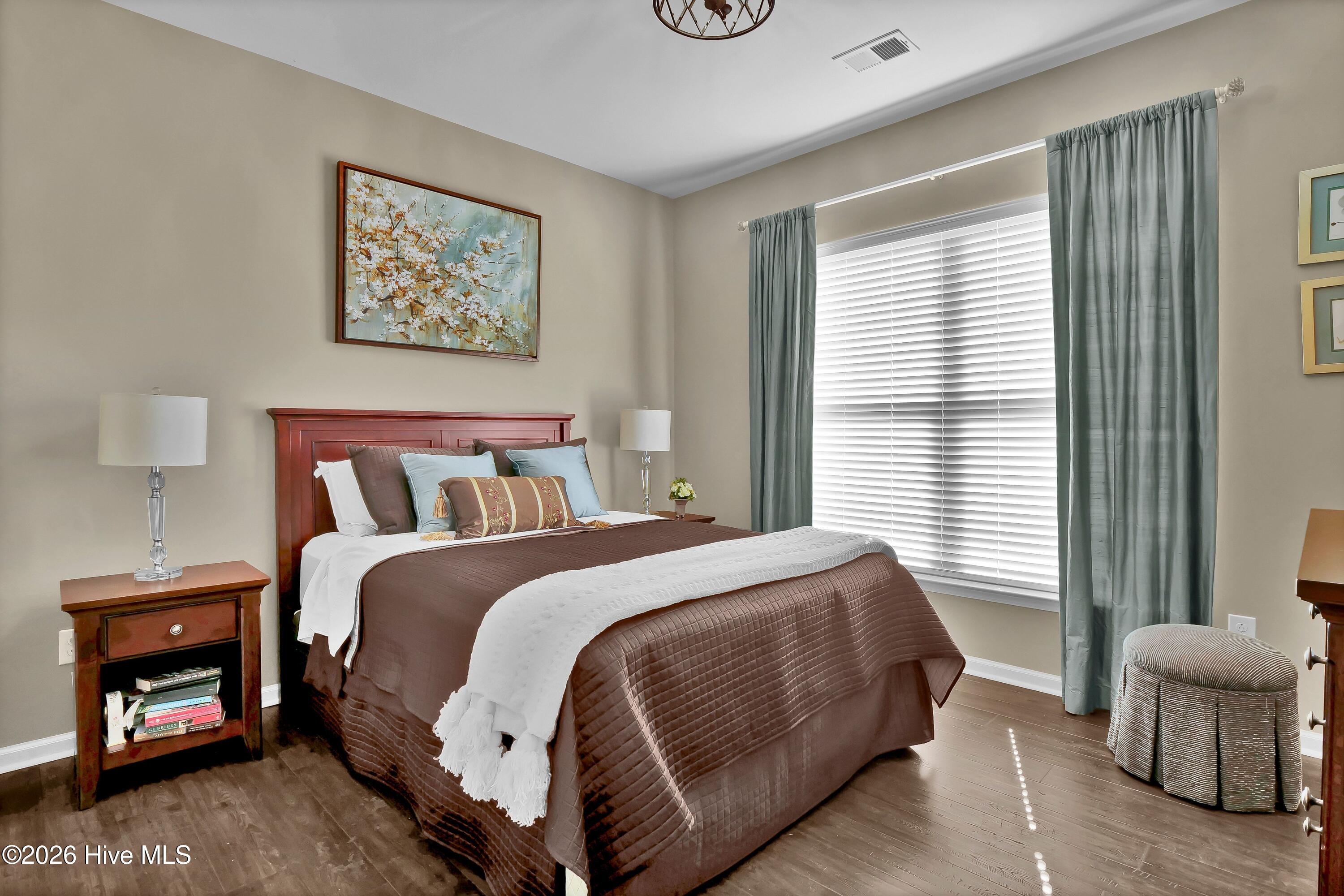 100554941 | Photo 25