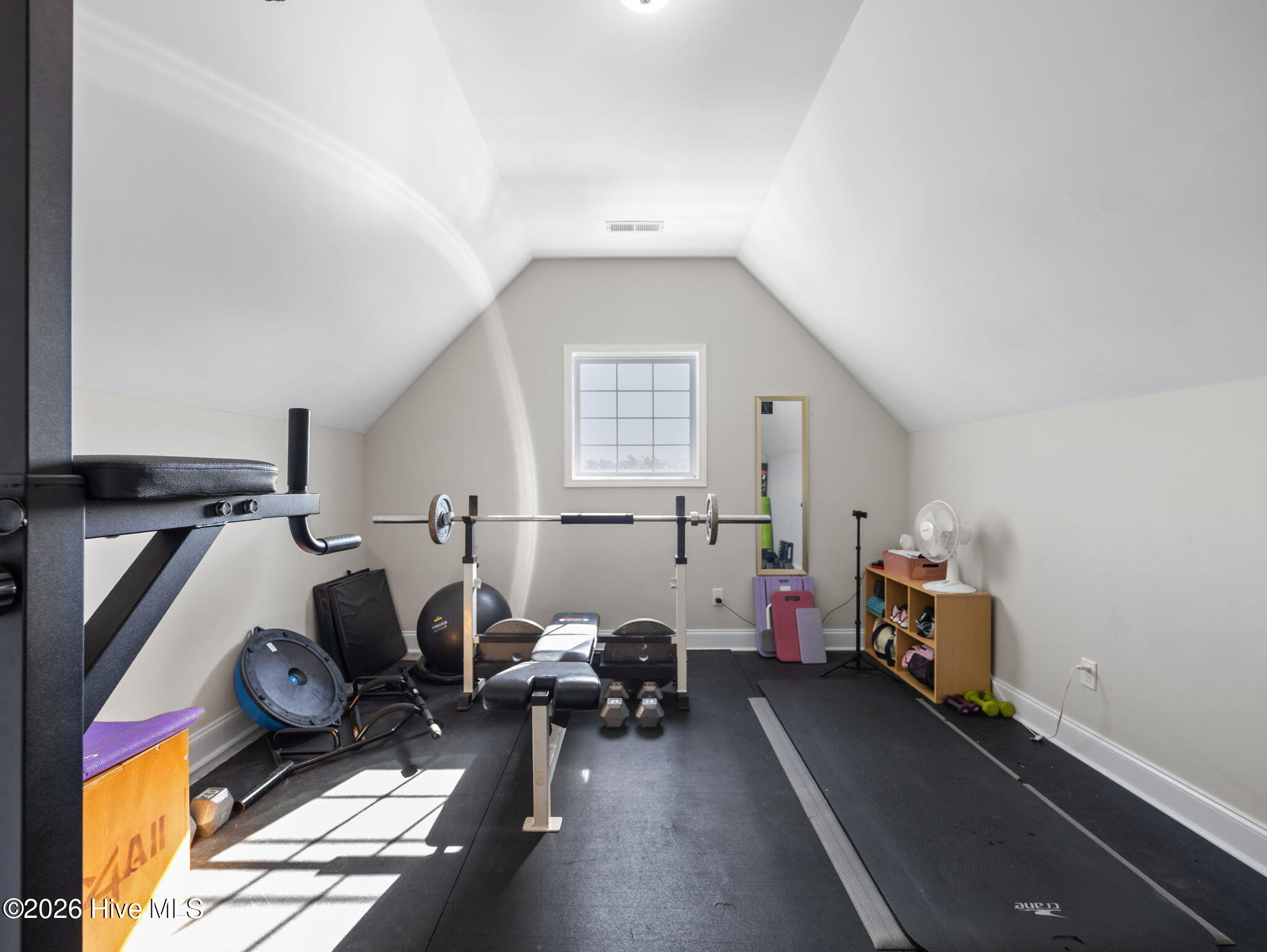 100564240 | Photo 40