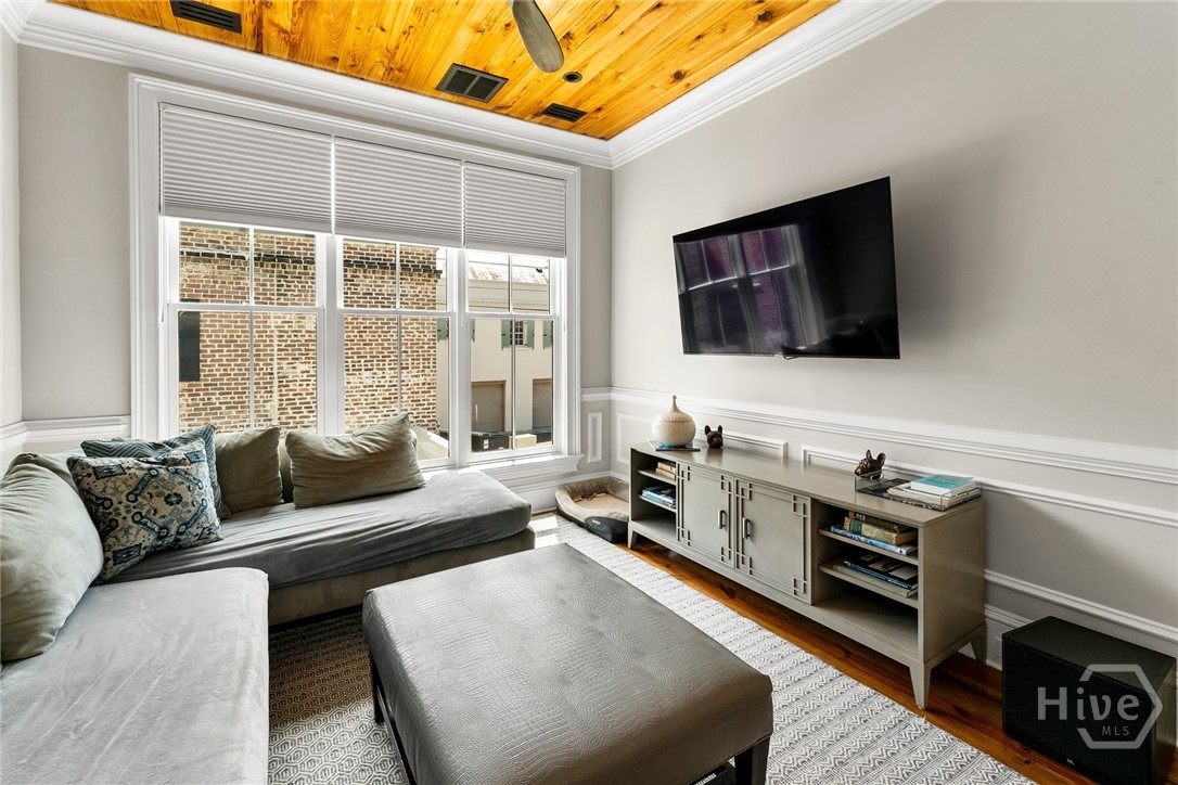 Parlor Level- Family Room