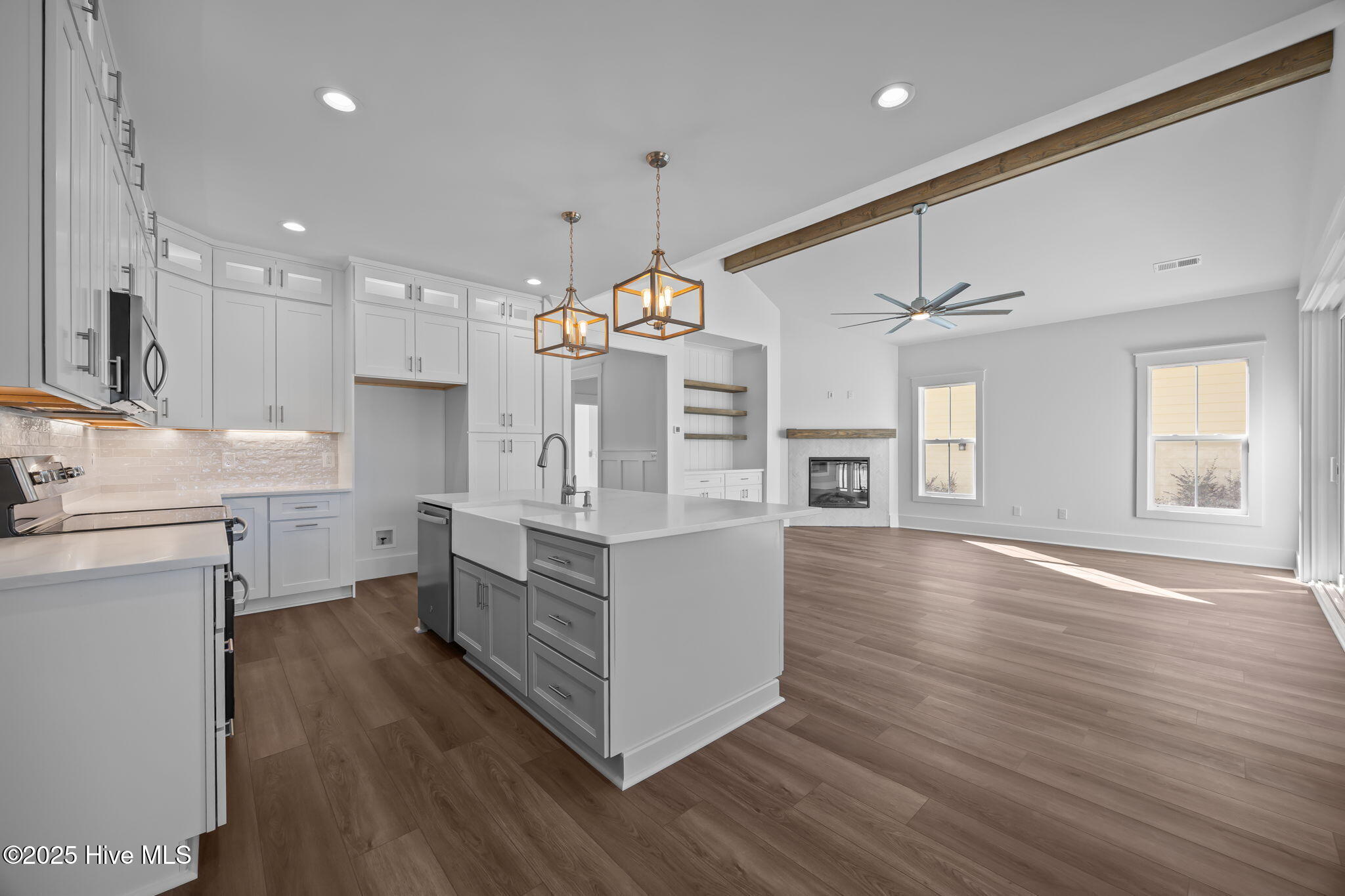 100532112 | Photo 16