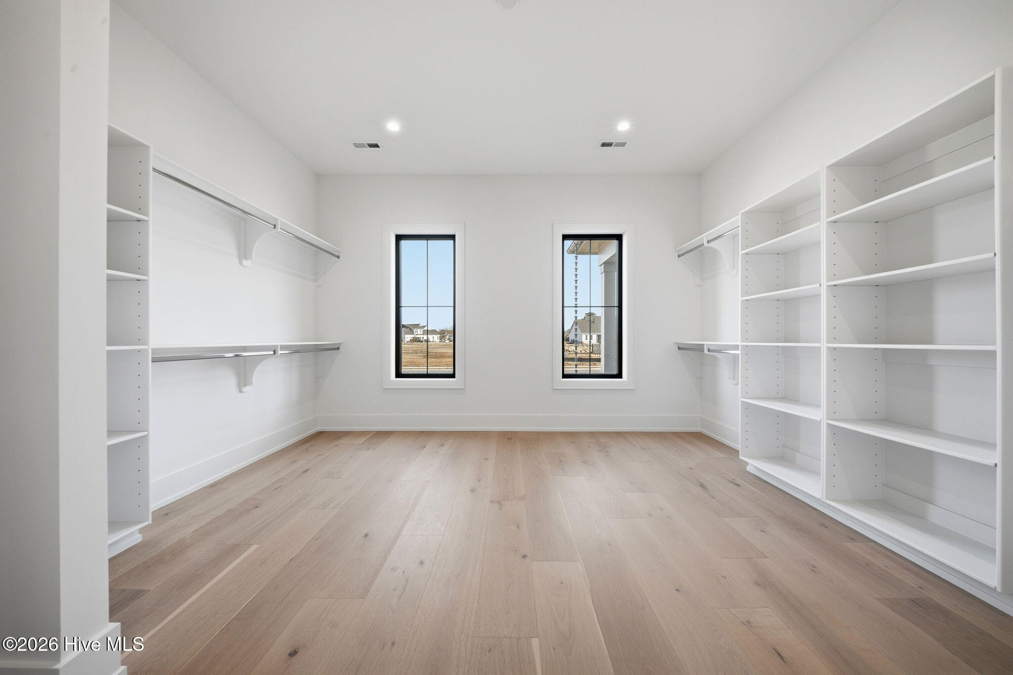 100500065 | Photo 42