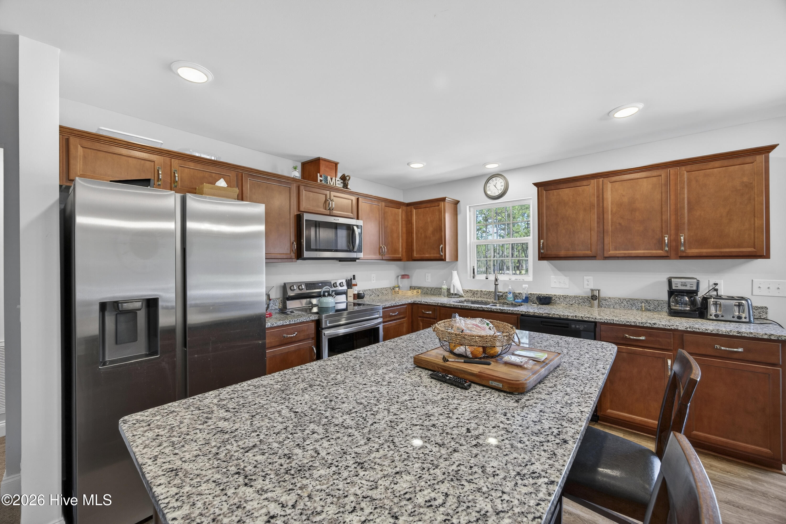 100548706 | Photo 15