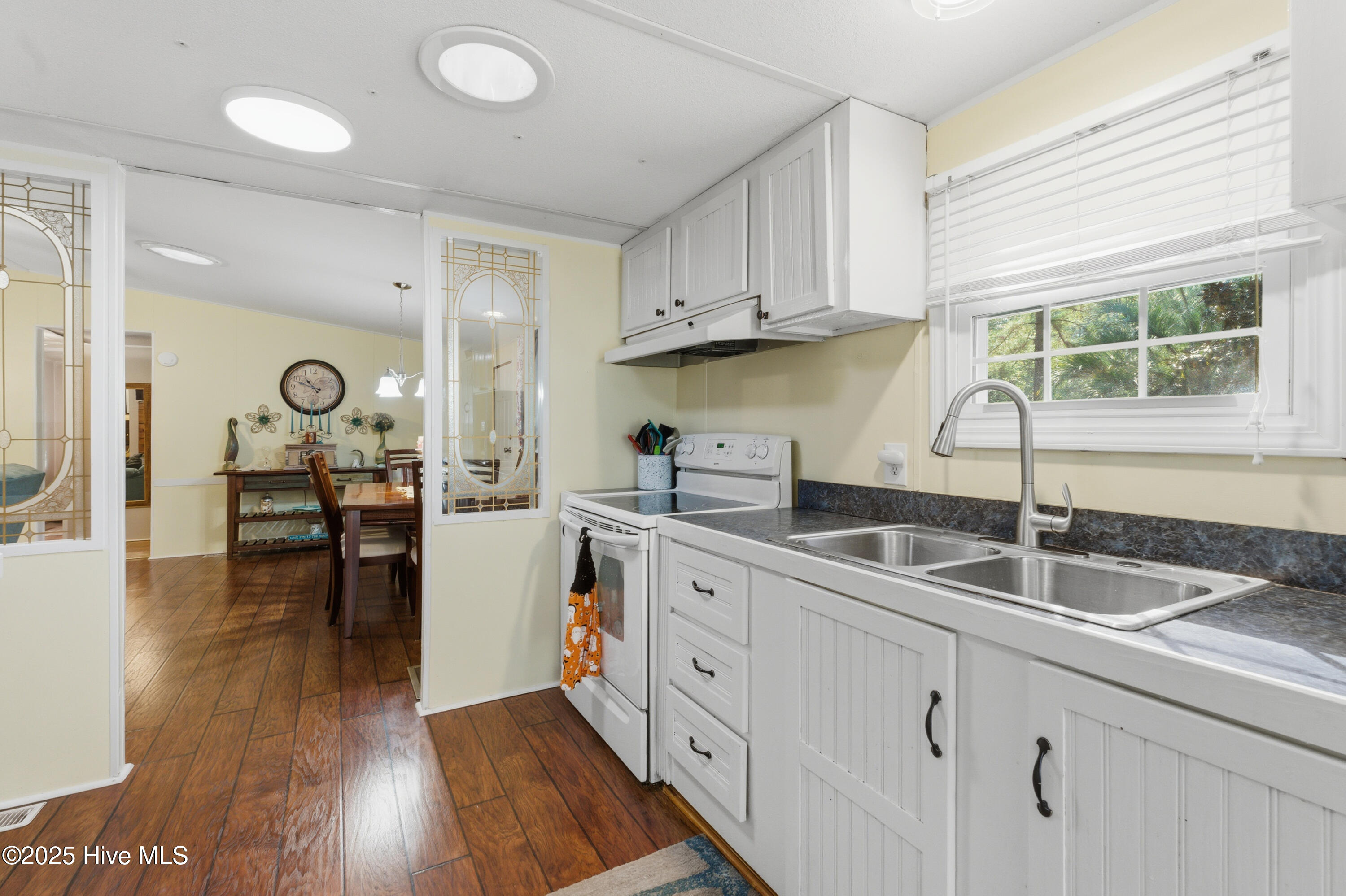 100538513 | Photo 56