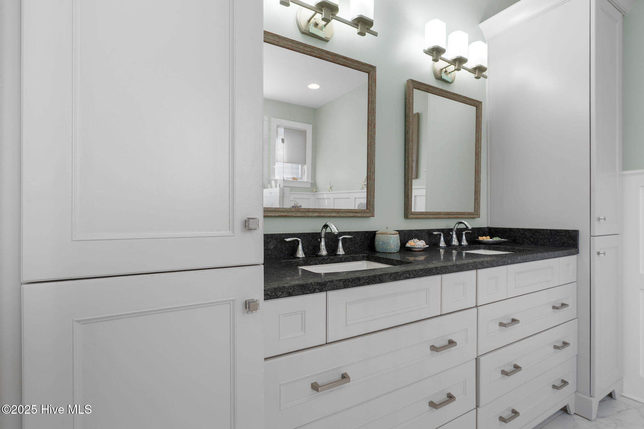 100543400 | Photo 40