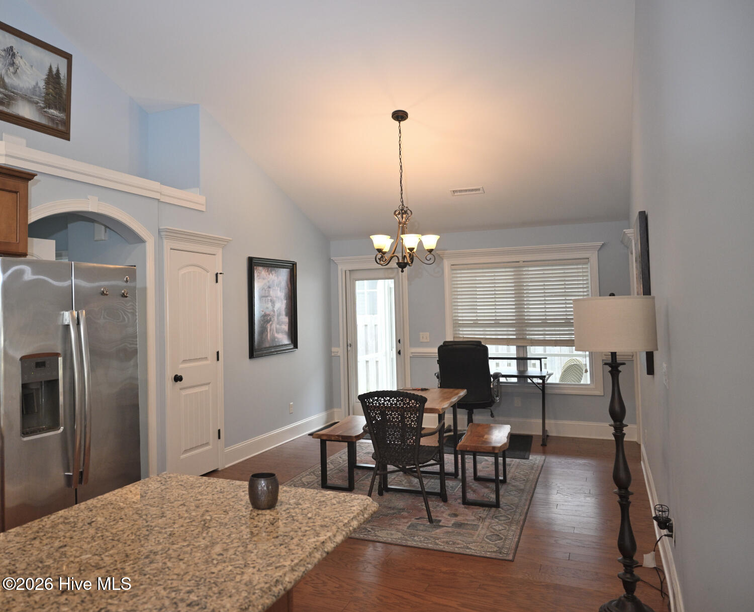 100566970 | Photo 13