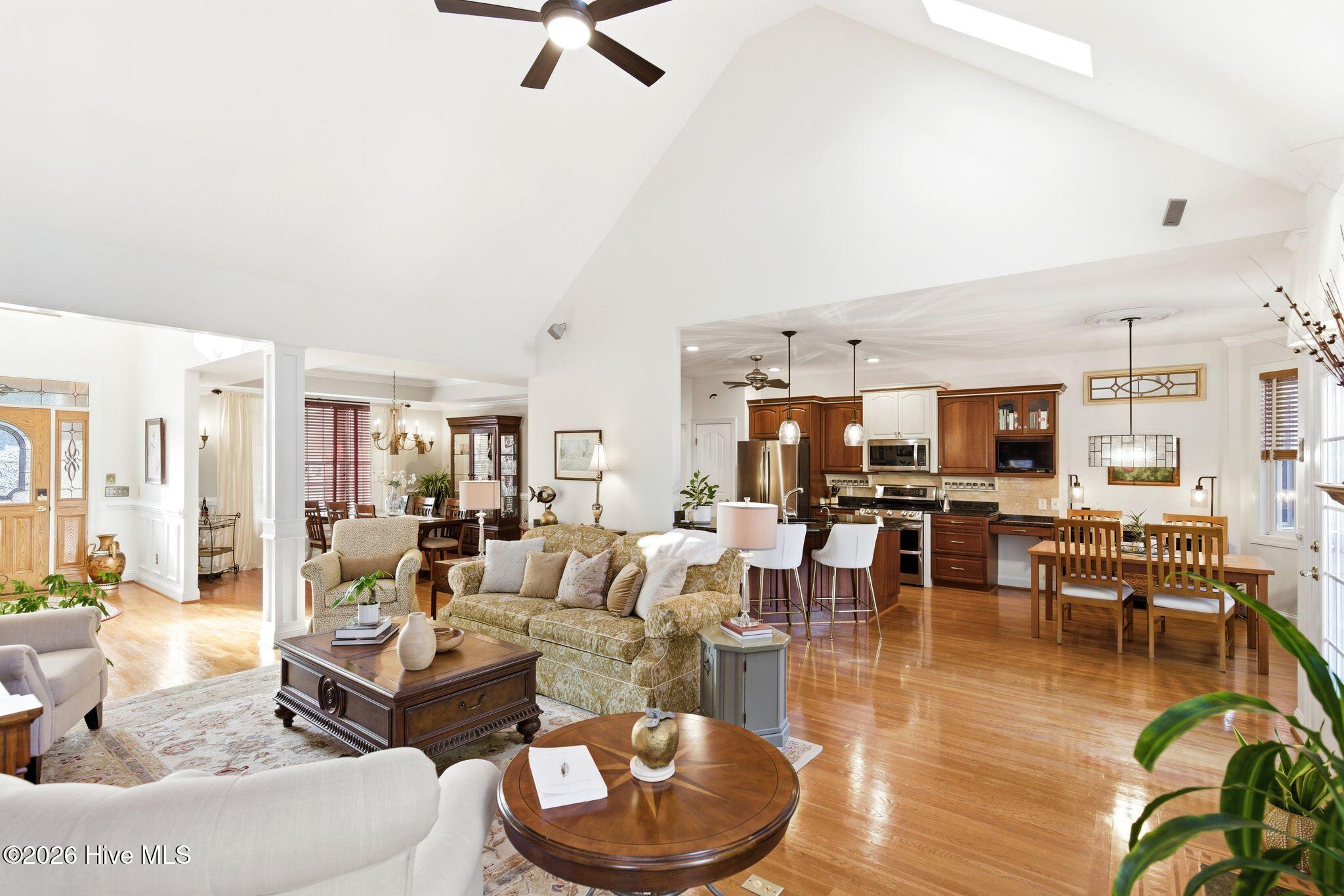 100564918 | Photo 16