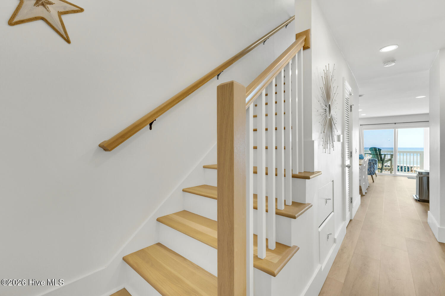 100569348 | Photo 20