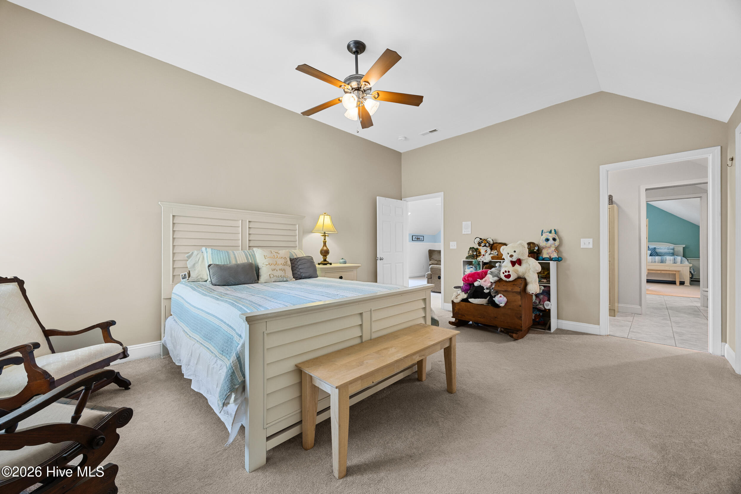 100567542 | Photo 52