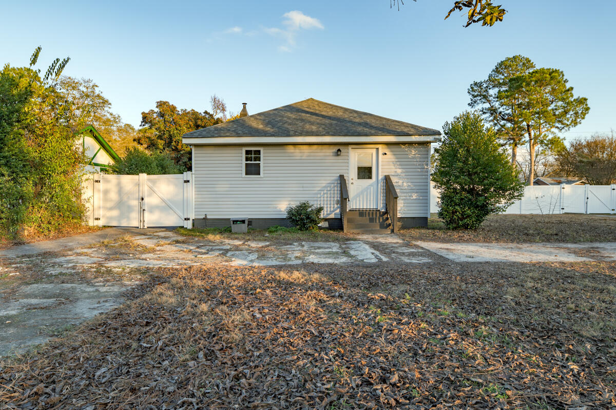 1877 Exterior 11 WEB