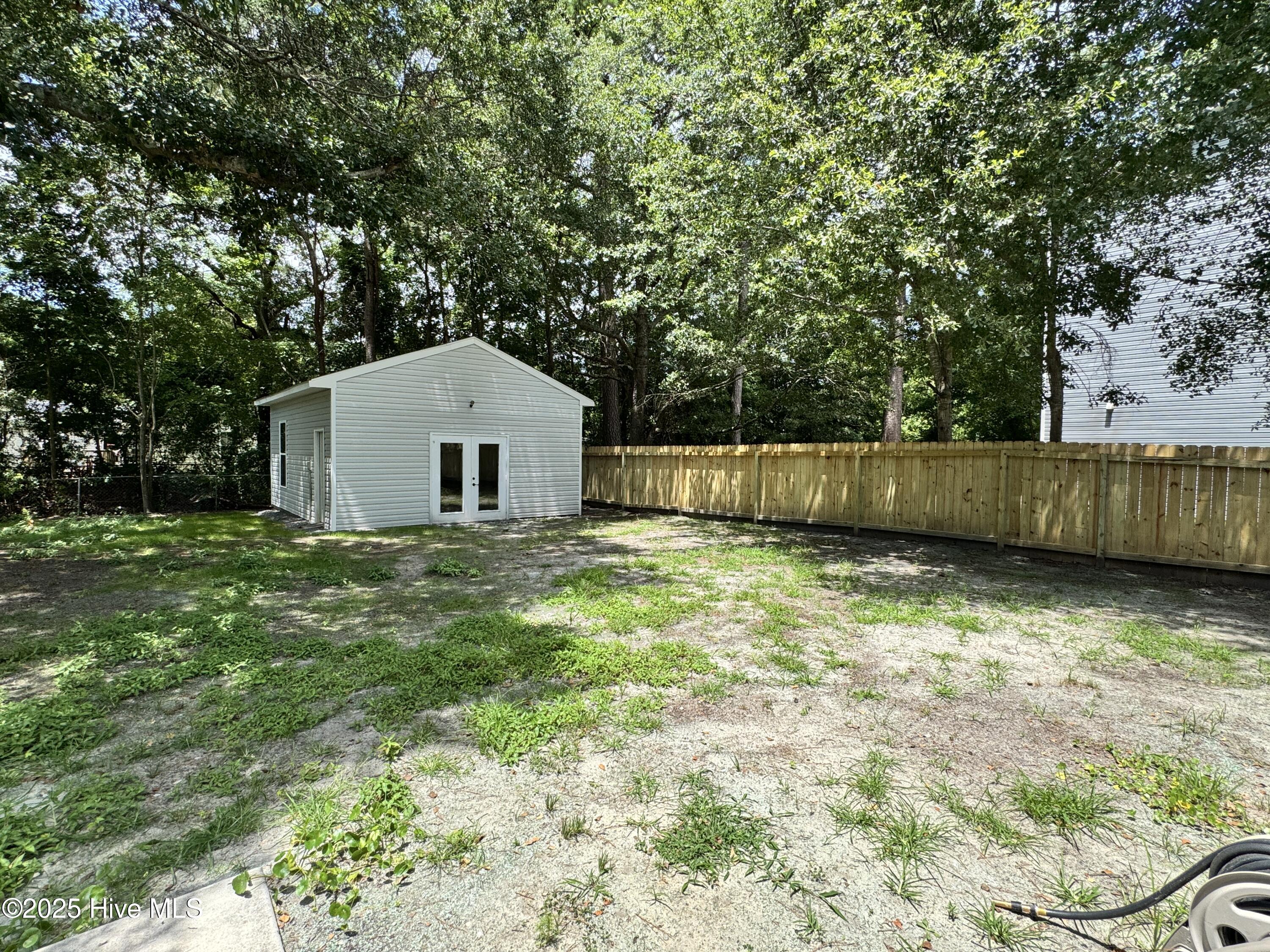 100566974 | Photo 13