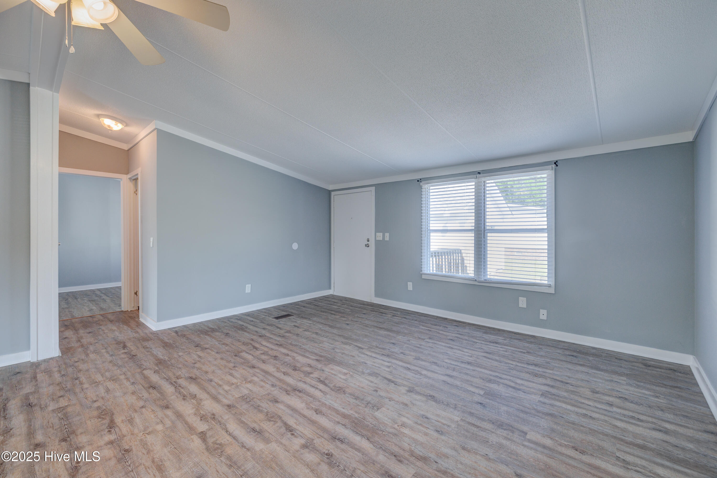 100516648 | Photo 13