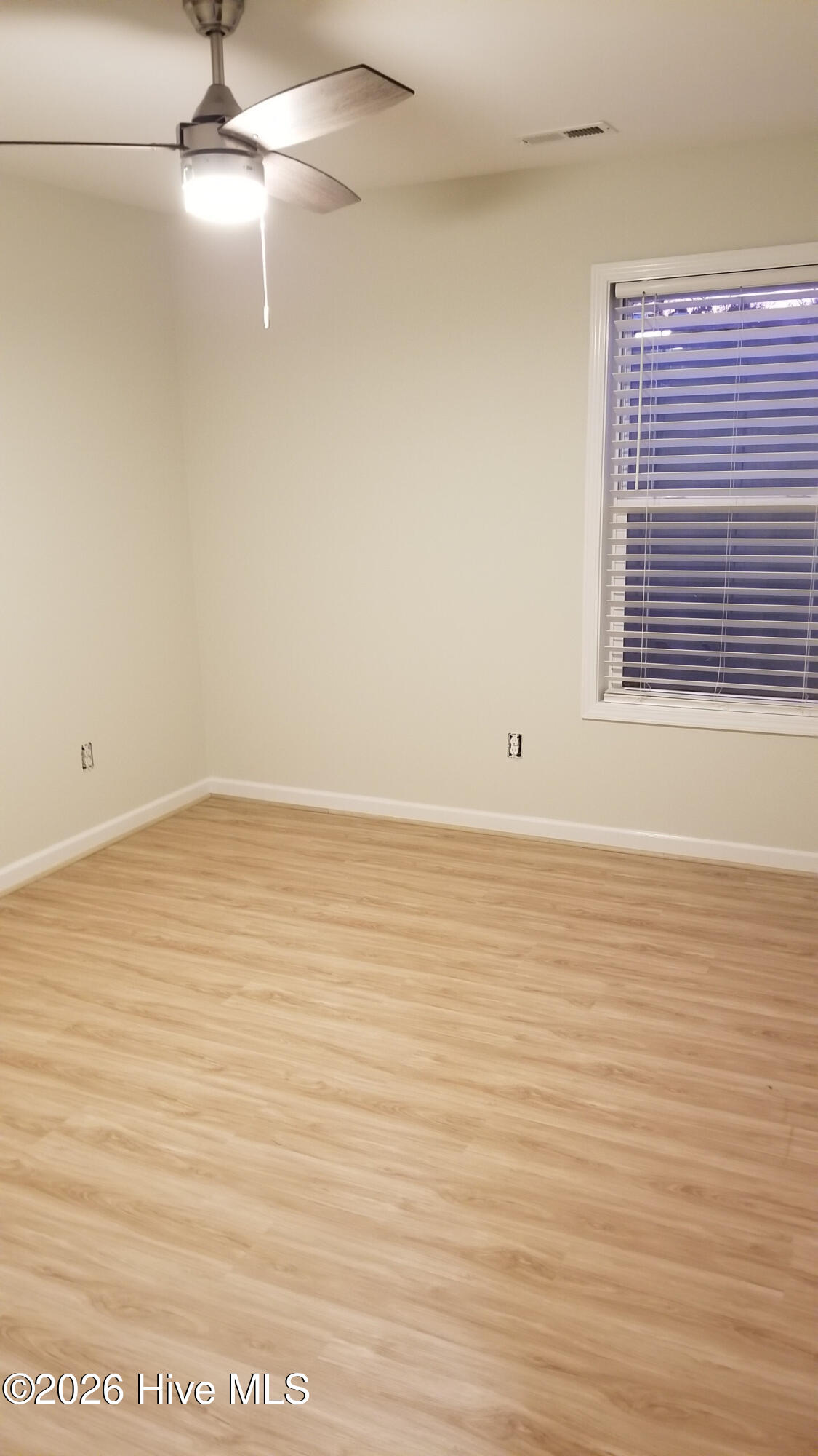 100548783 | Photo 22