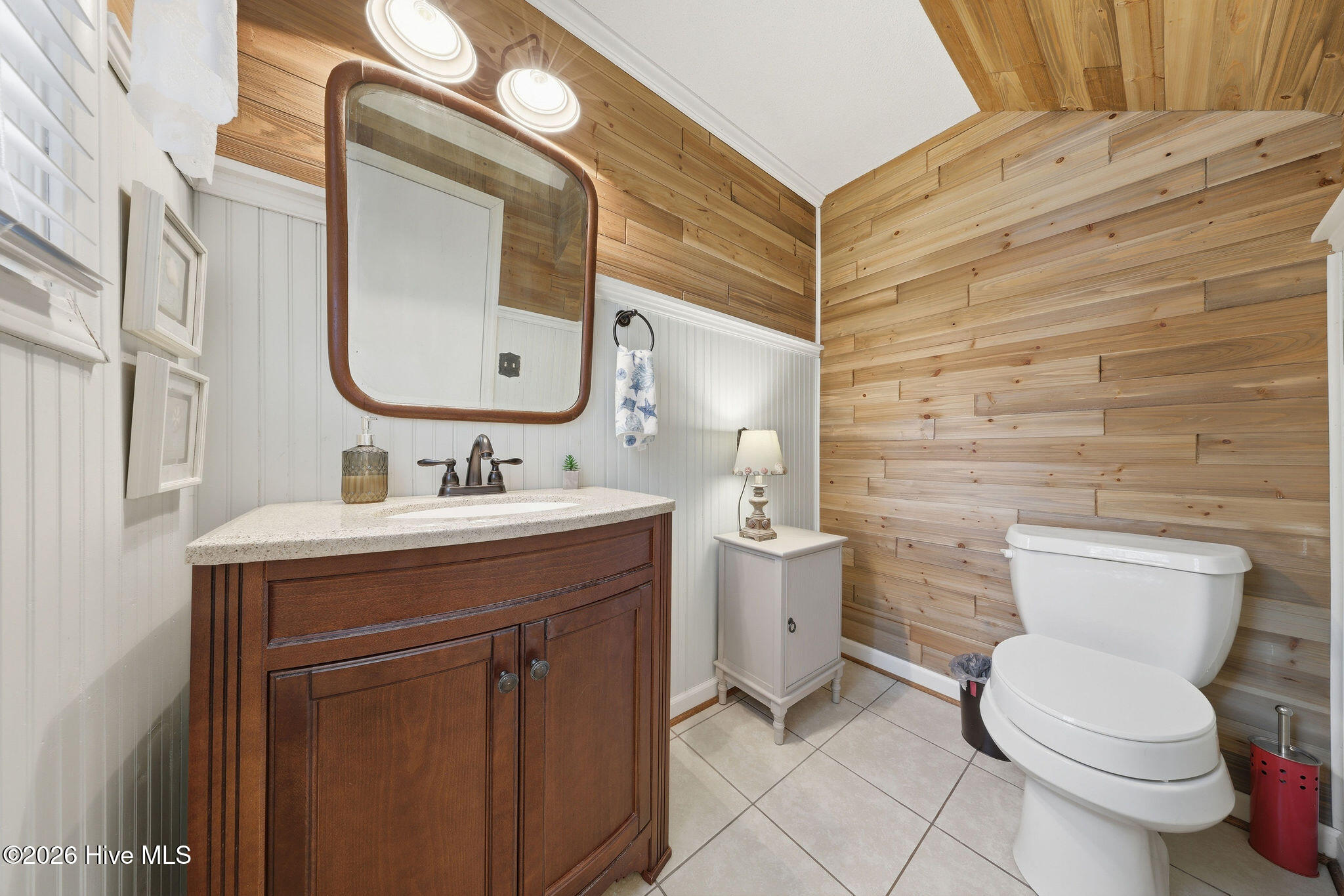 100557788 | Photo 27