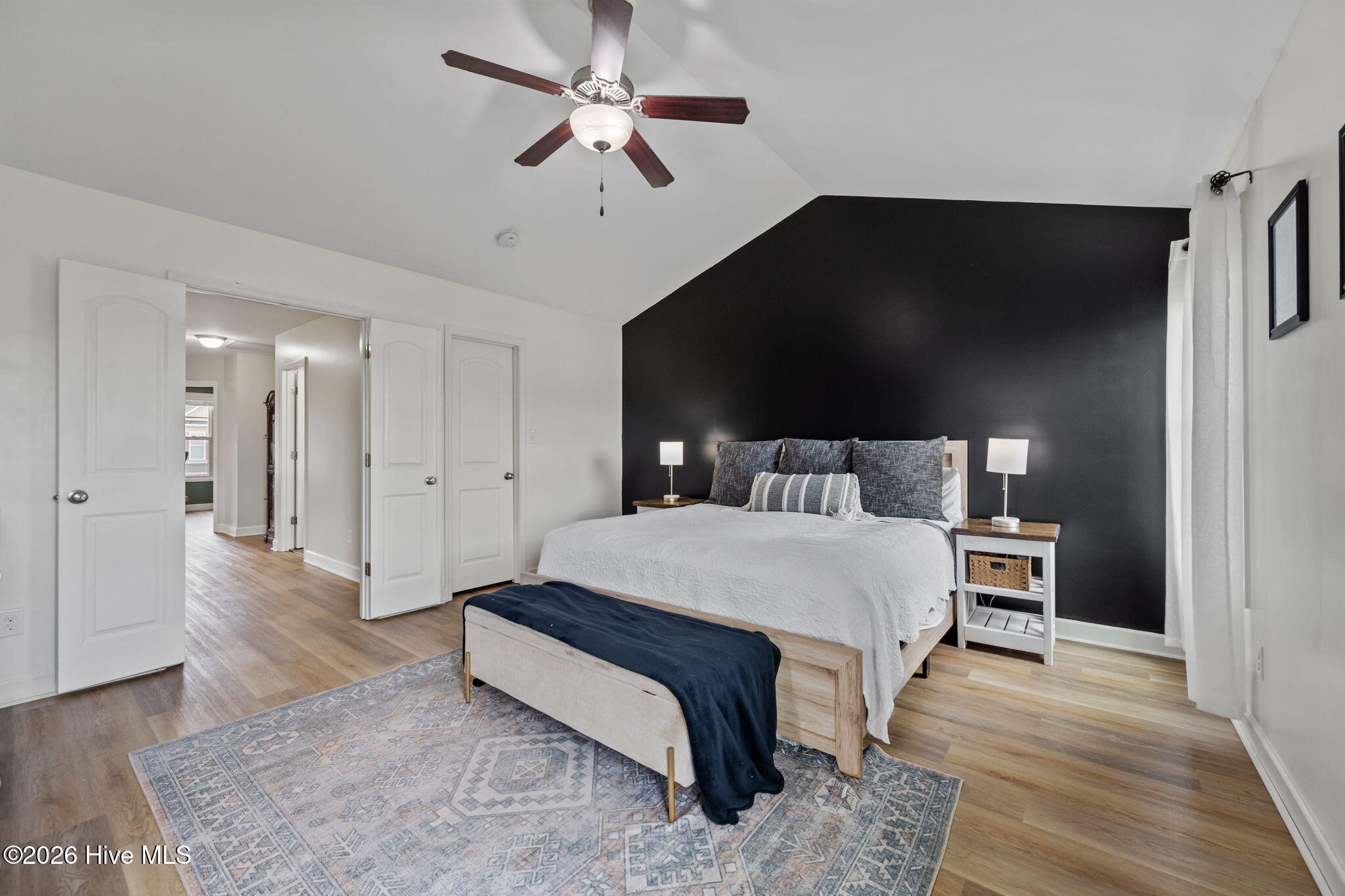 100567212 | Photo 17