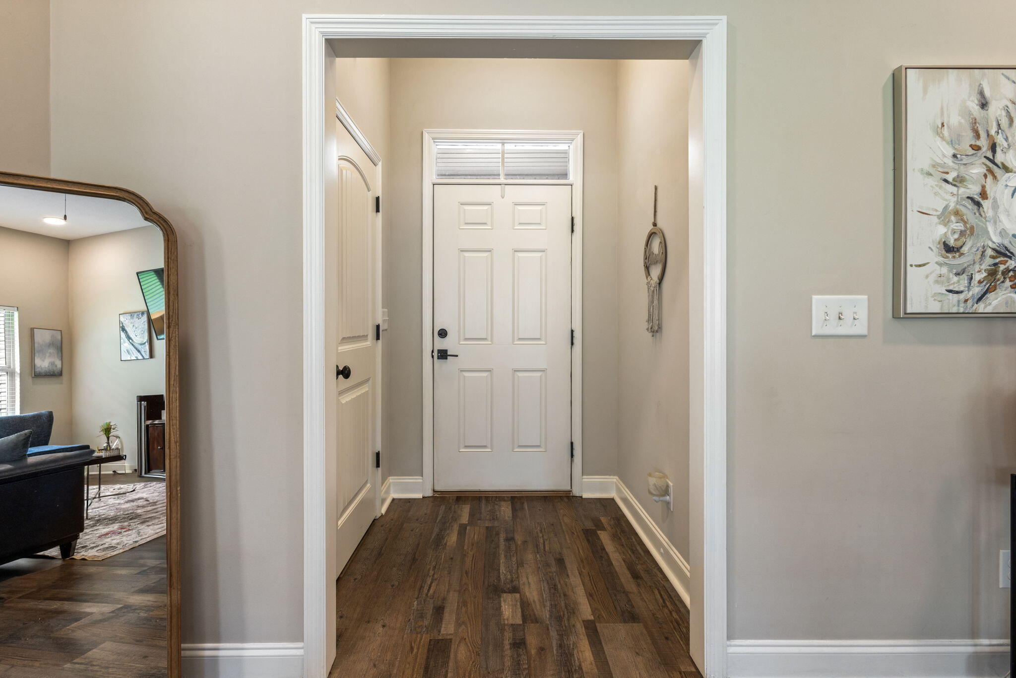 8-web-or-mls-210 McDuffie Circle-25