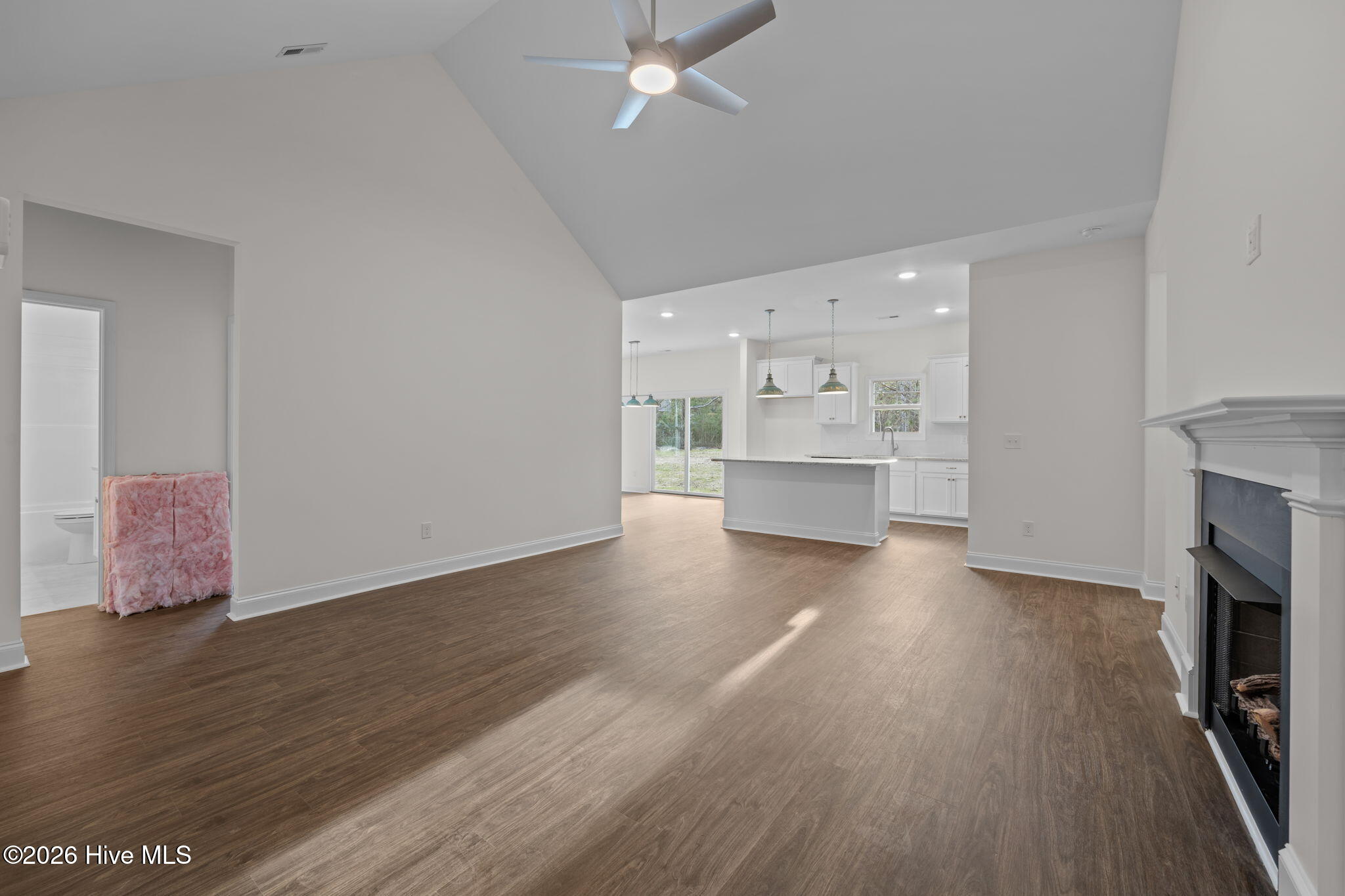 100528605 | Photo 12