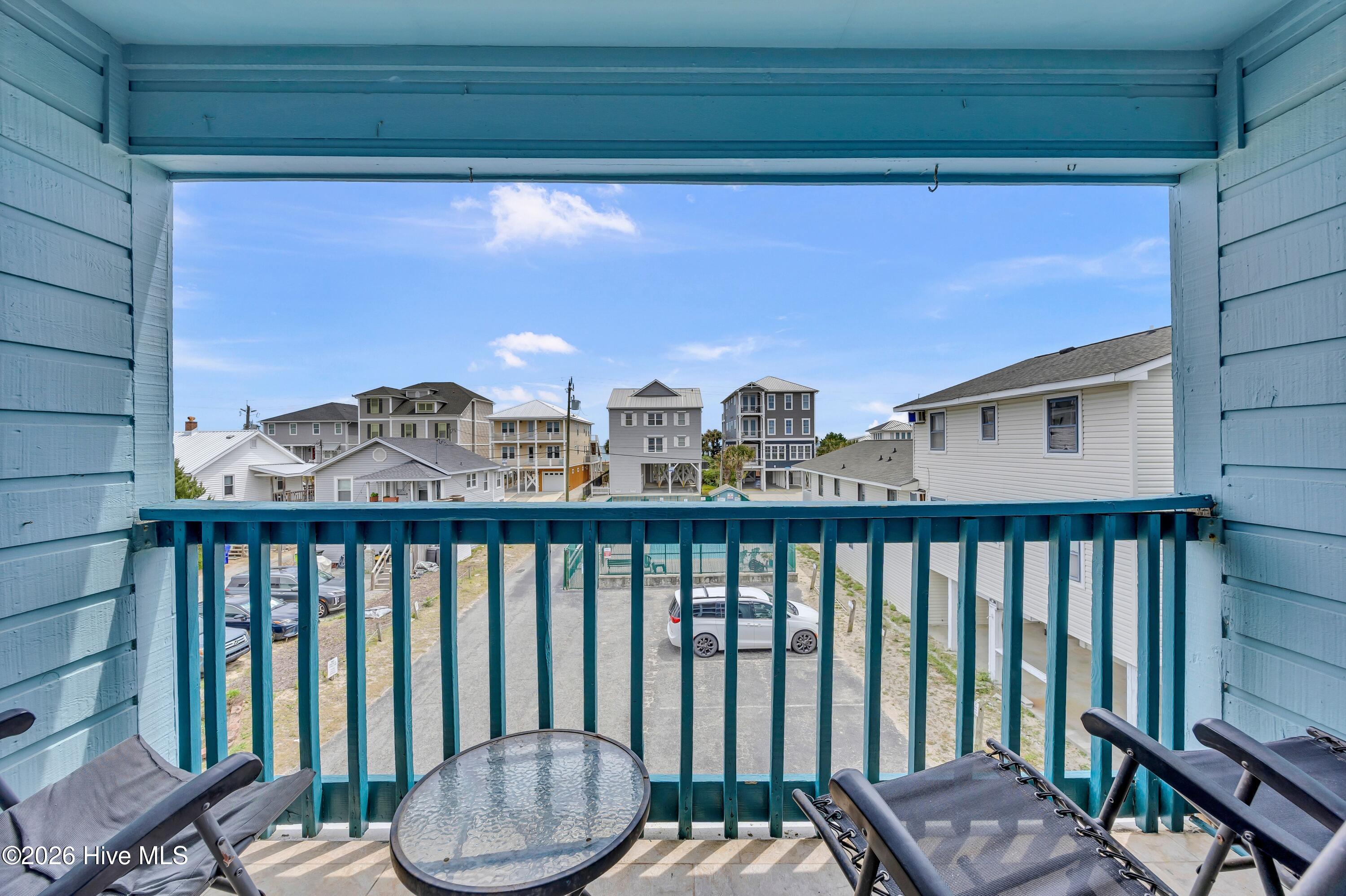 100570370 | Photo 18