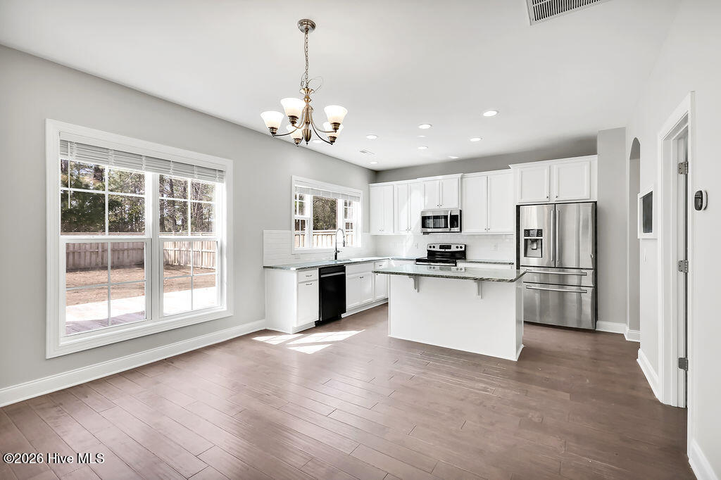 100558736 | Photo 12