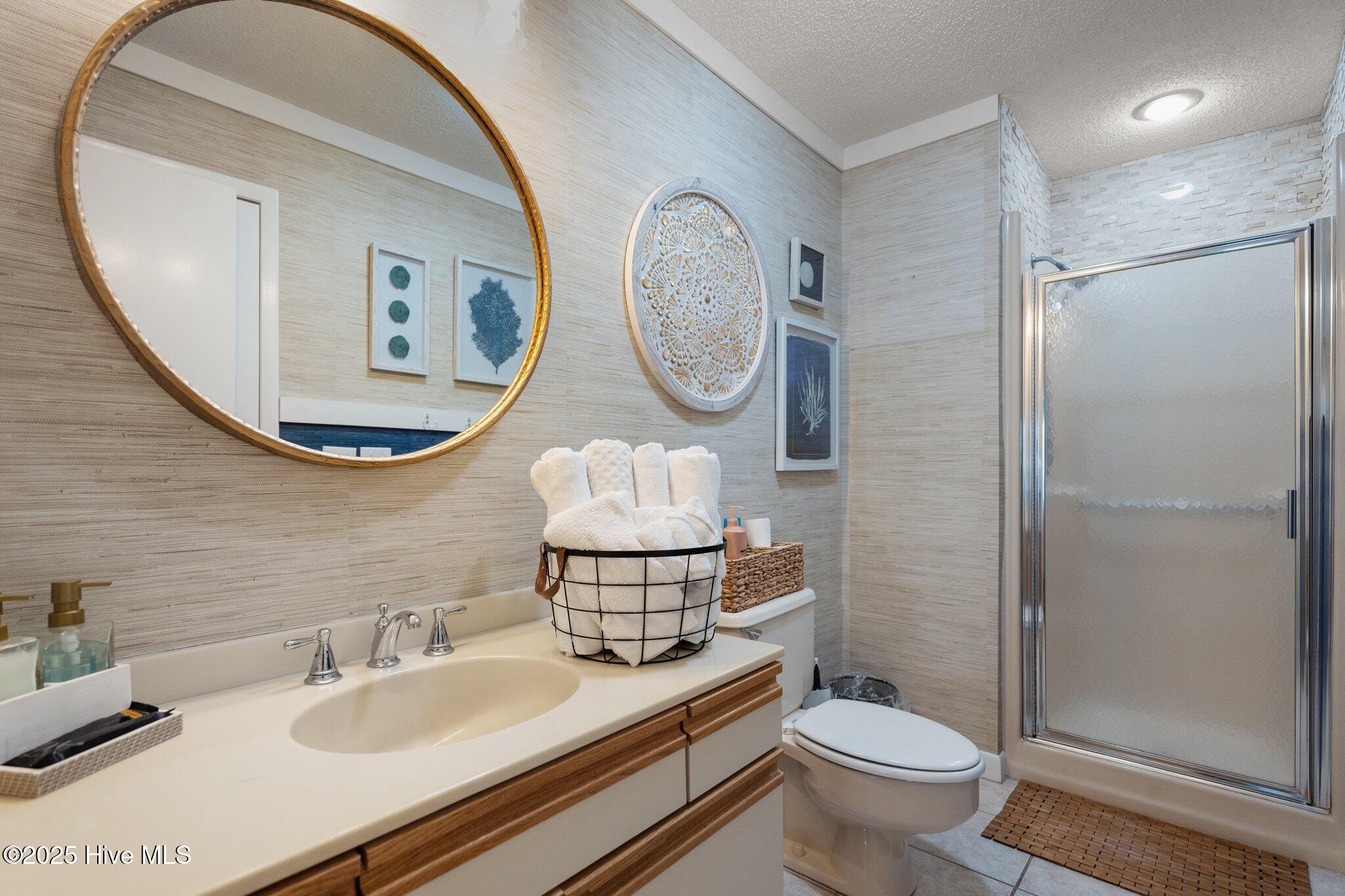 100564100 | Photo 48