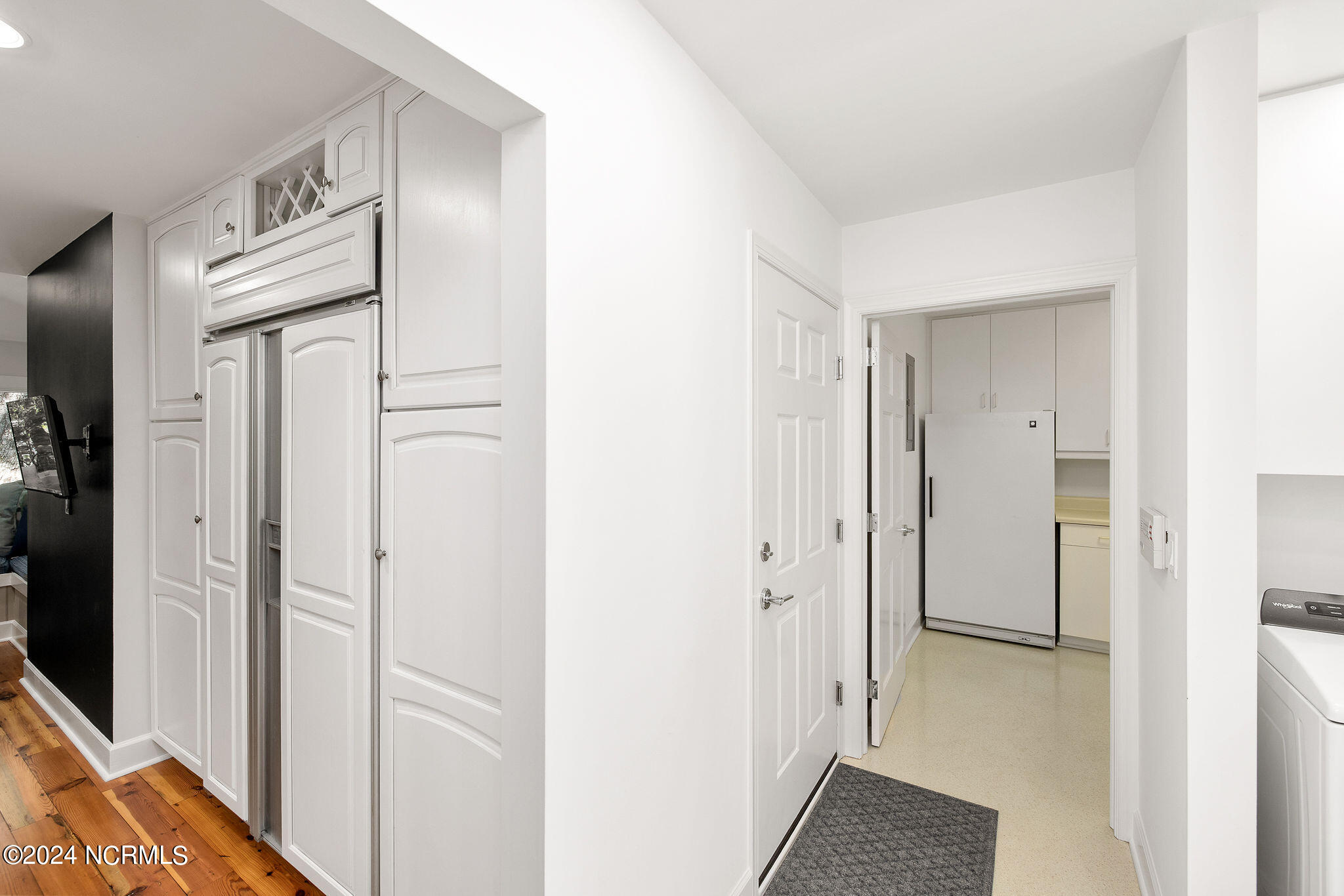 100493590 | Photo 29