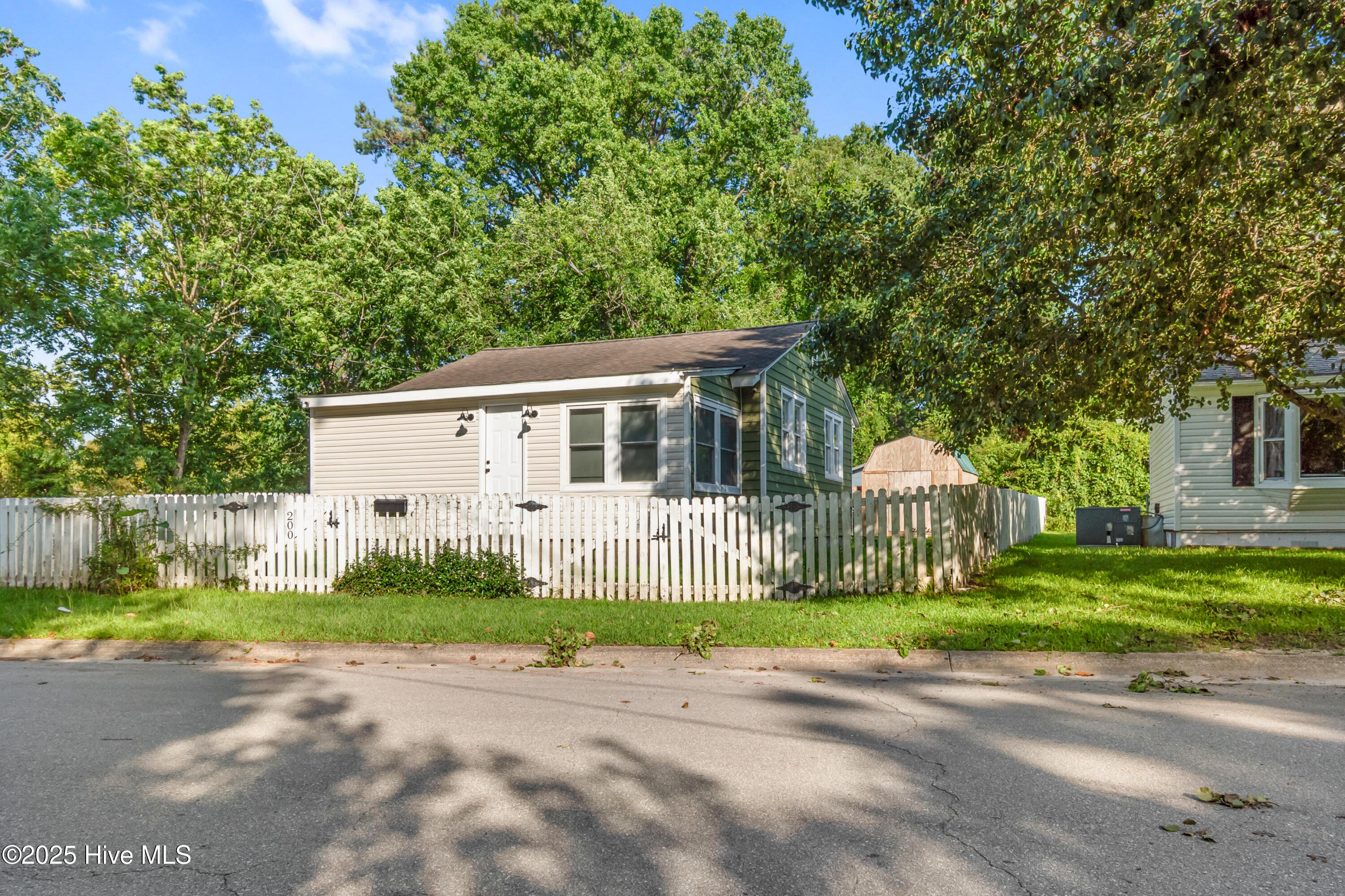 Homes for sale in Jacksonville, NC | 200 S Shore Dr, Jacksonville, NC 28540 | MLS# 100518739