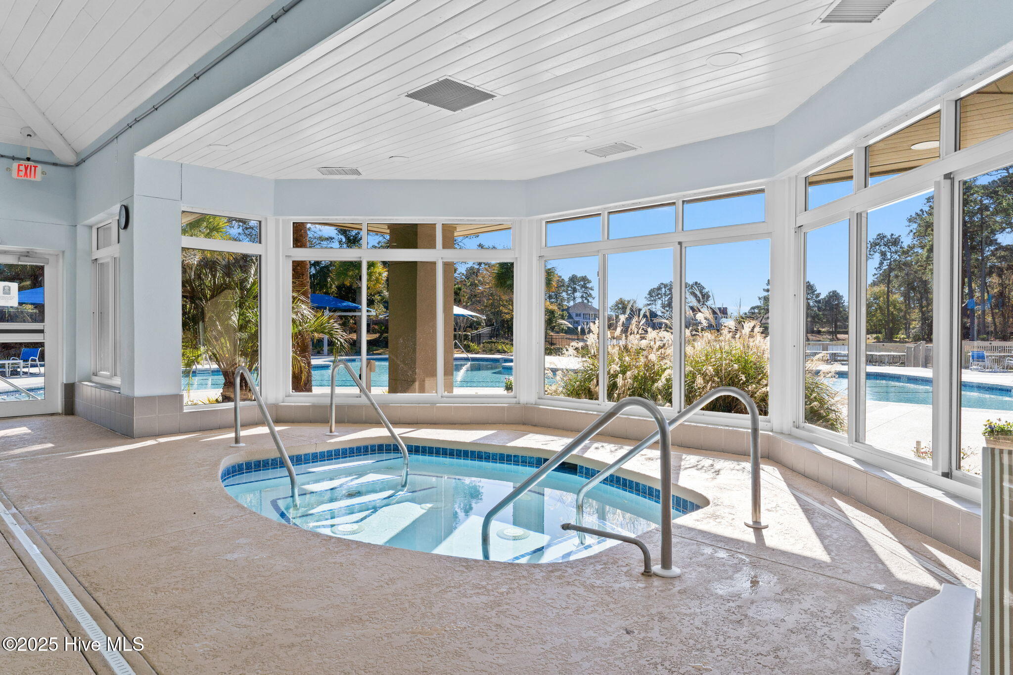 100534524 | Photo 15