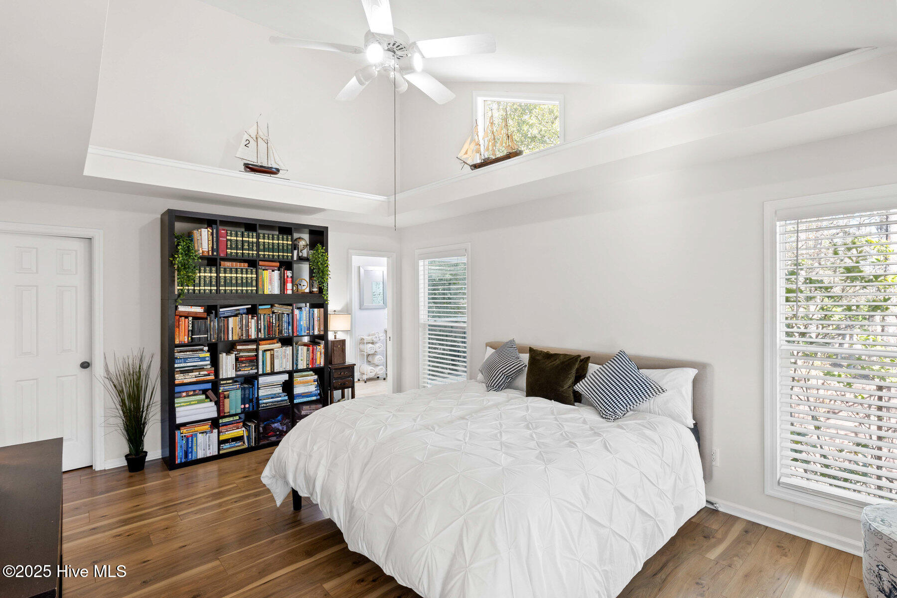 100497400 | Photo 19