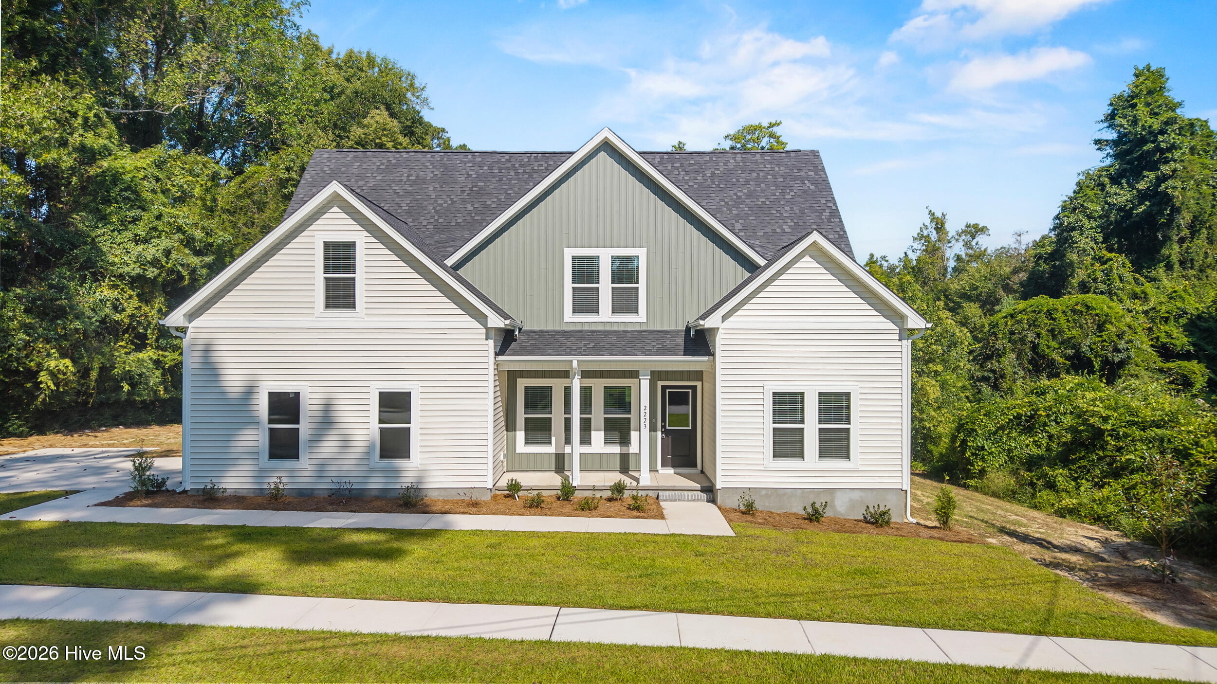 2223 Greenwood Court — listing photograph 4