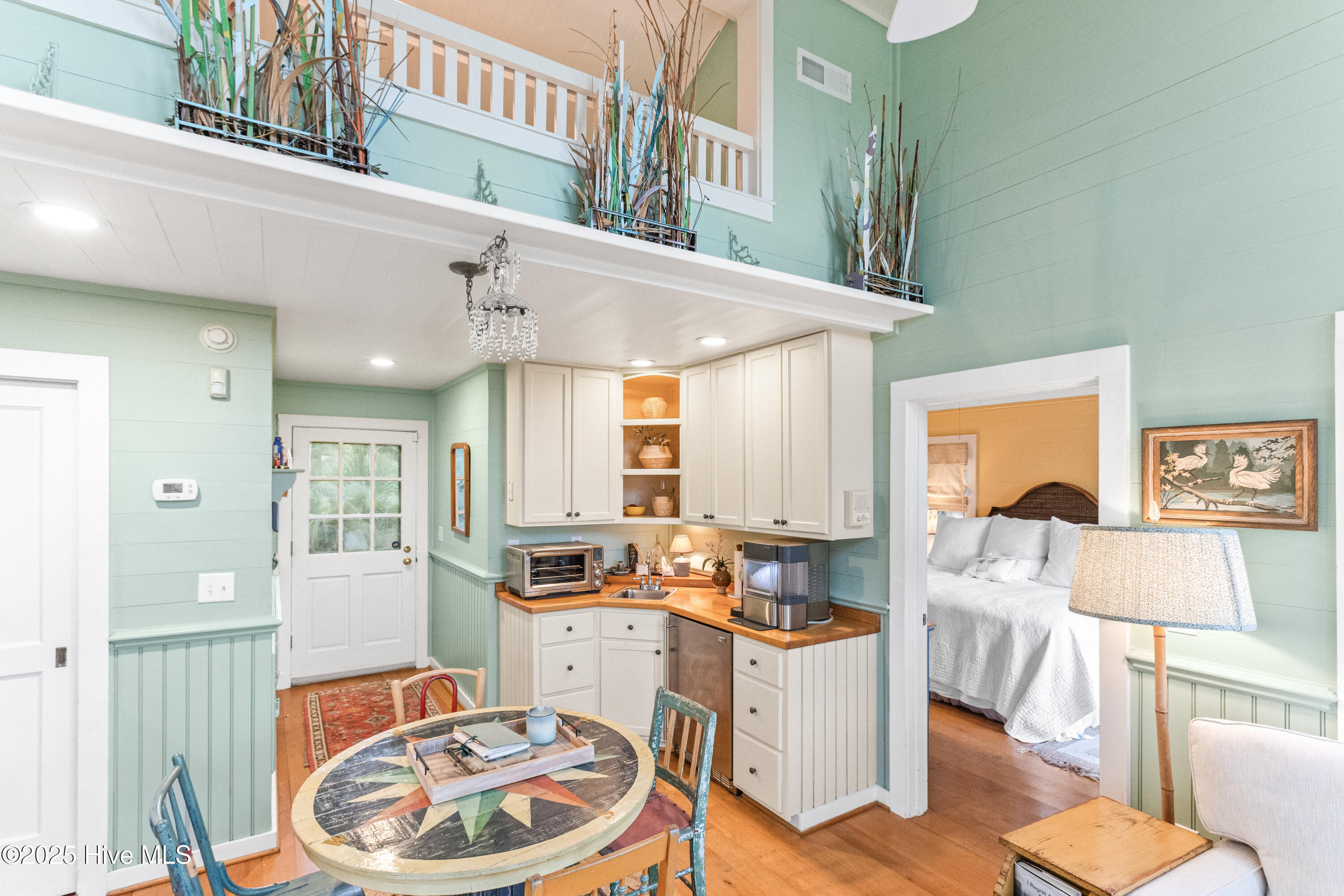 100531454 | Photo 56