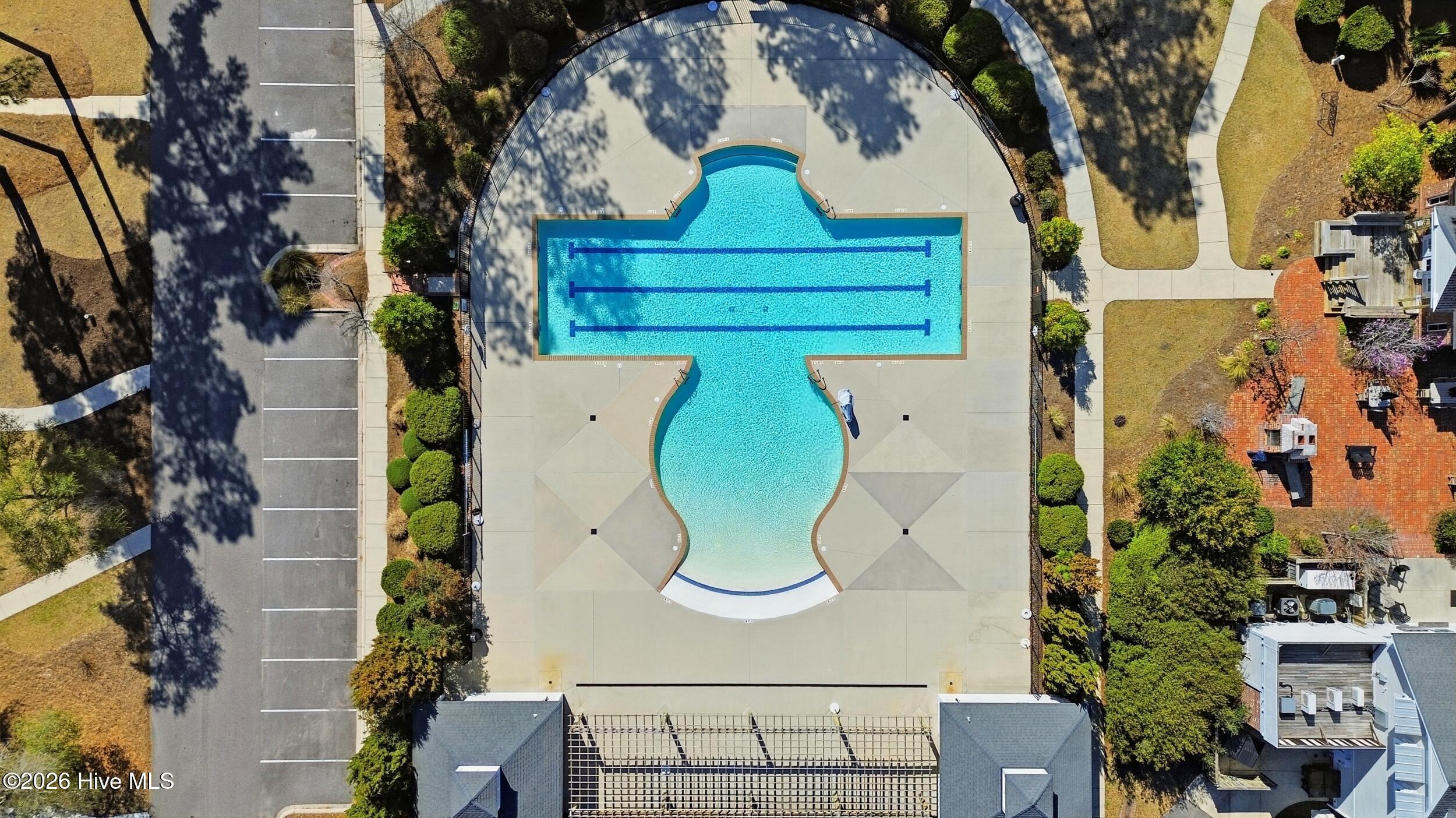 100560979 | Photo 65